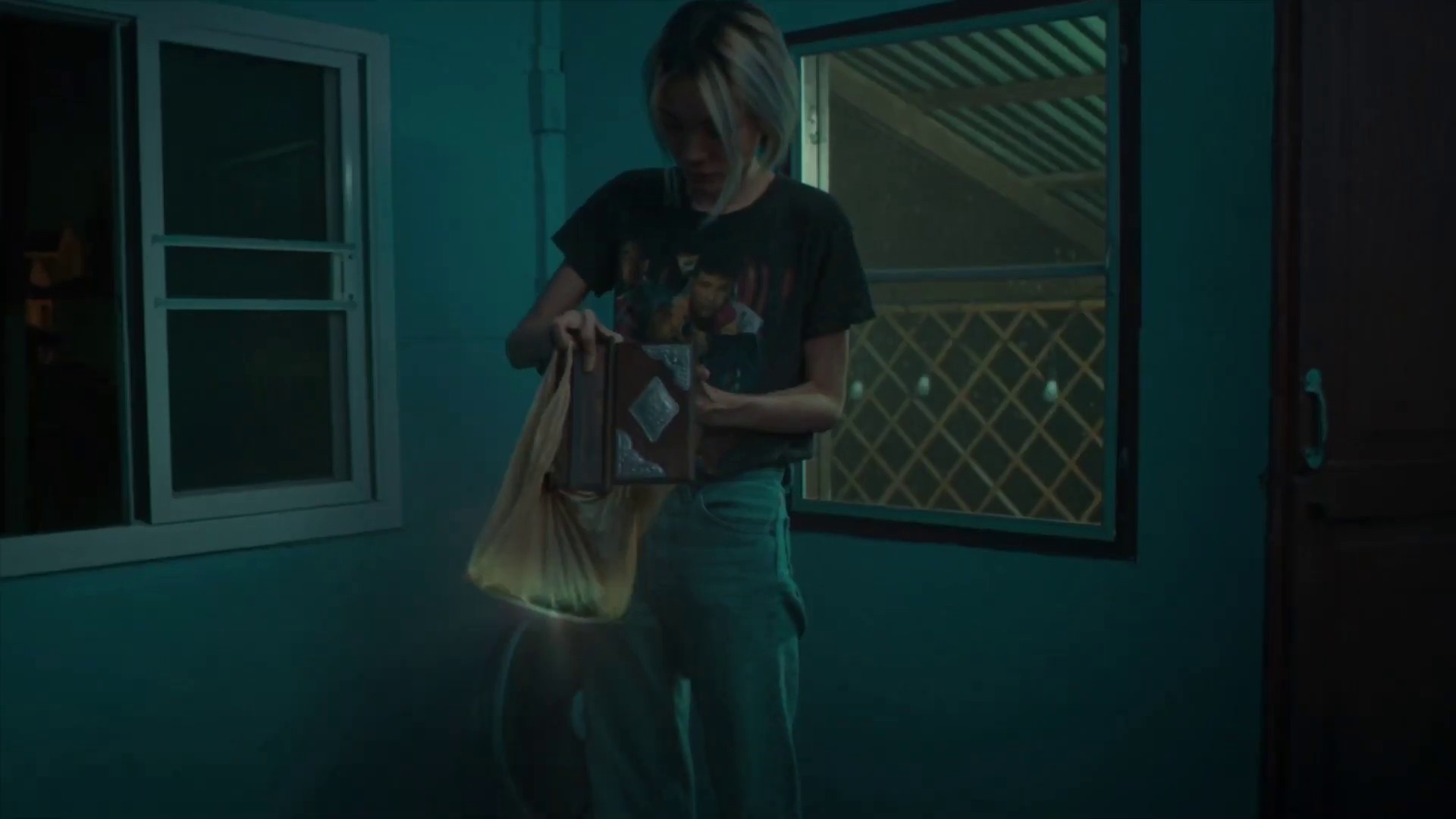 Contradictions (2022) —  shot,  lighting