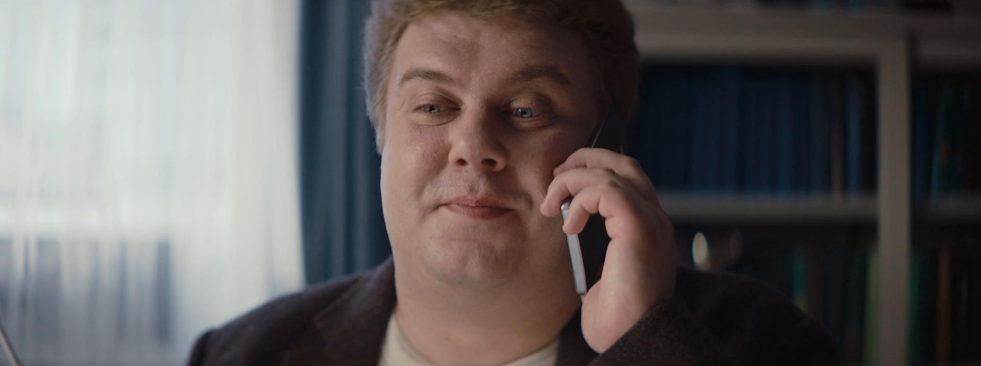 Visa-Gazprombank Smartcard (2020) —  shot,  lighting