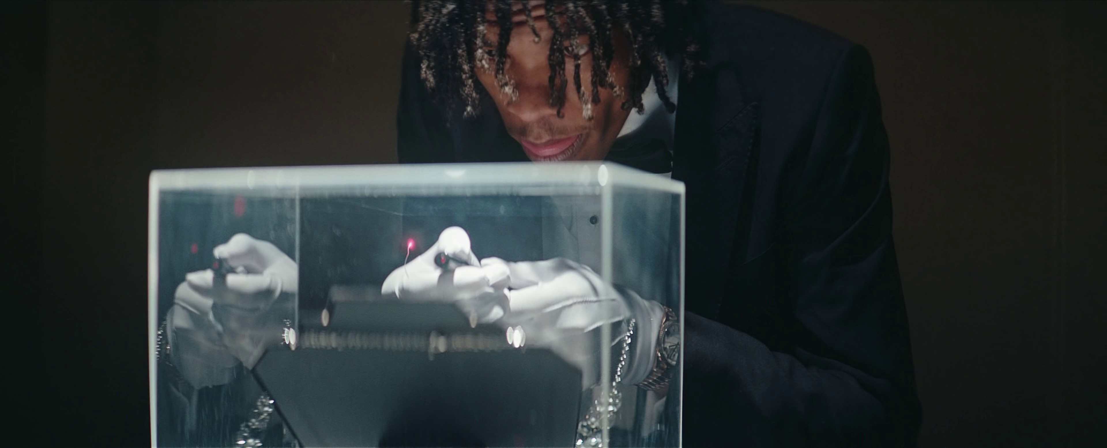 How It Feels (2021) —  shot,  lighting