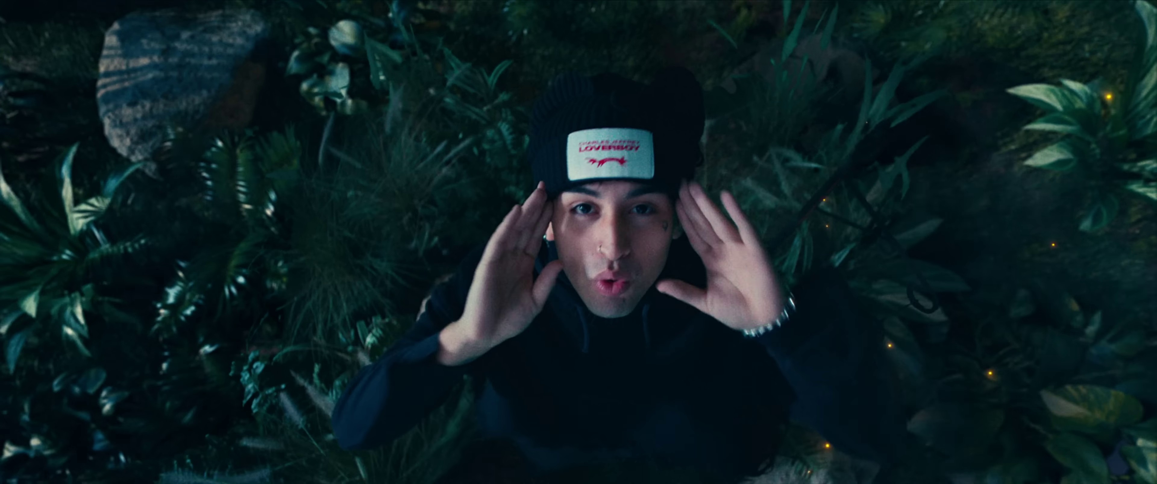 Como Yo :( (2023) —  shot,  lighting