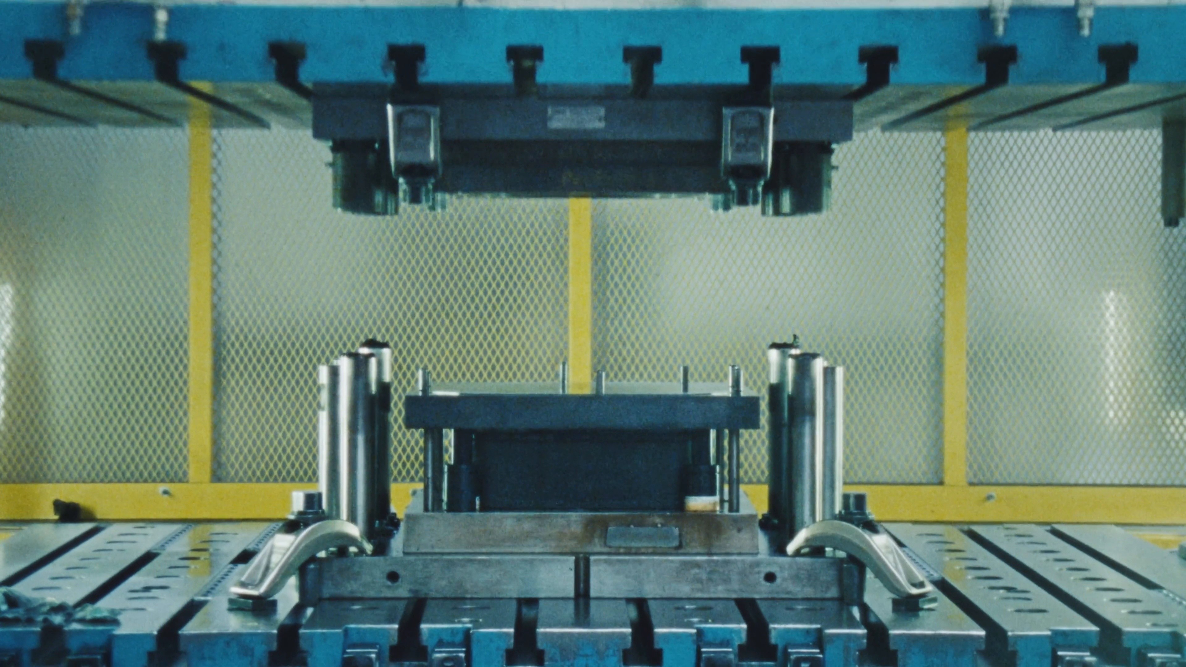 TOLIX - LA CHAISE A (2025) —  shot,  lighting