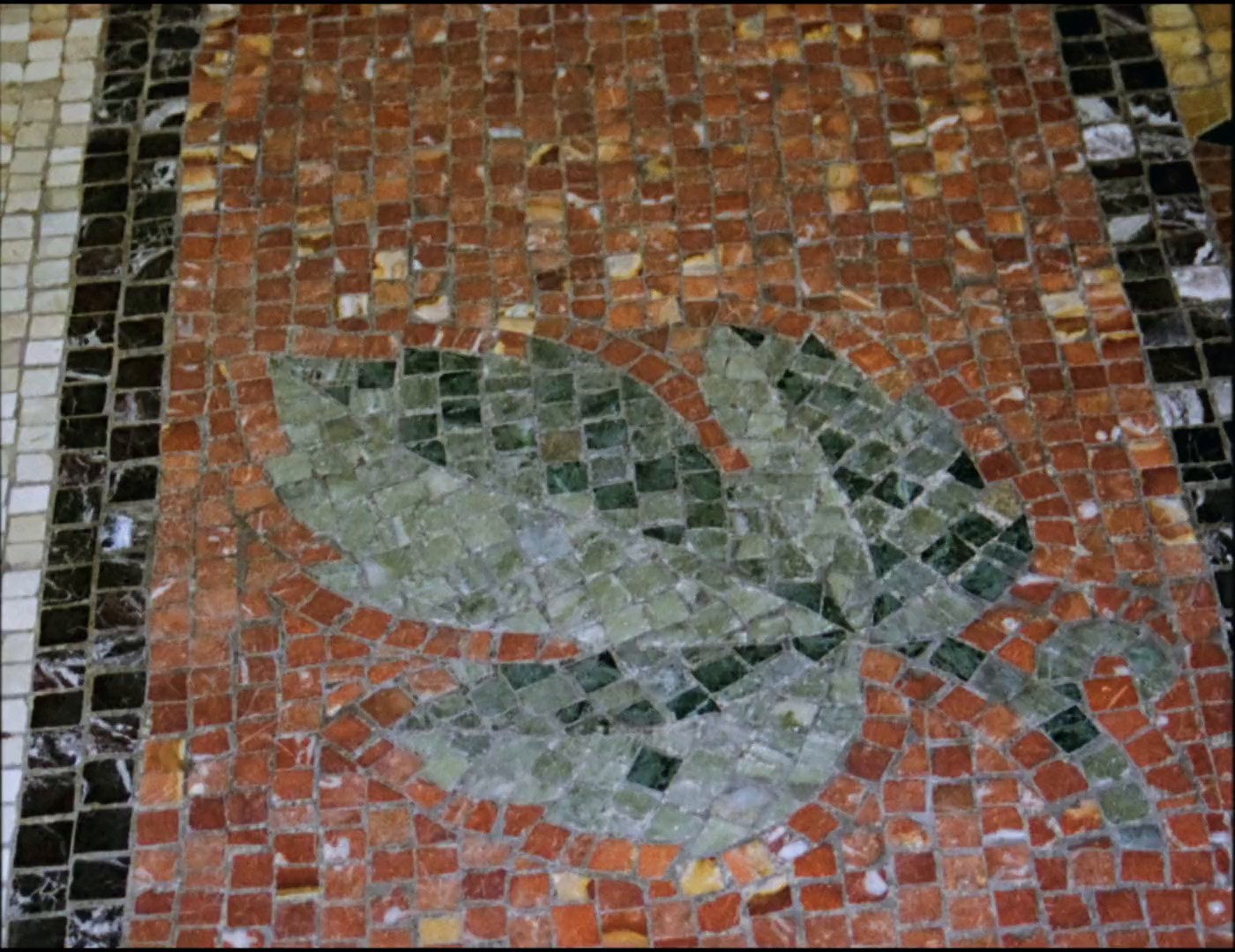 GUCCI - MEN SS25 - SHOW TEASER (2024) —  shot,  lighting