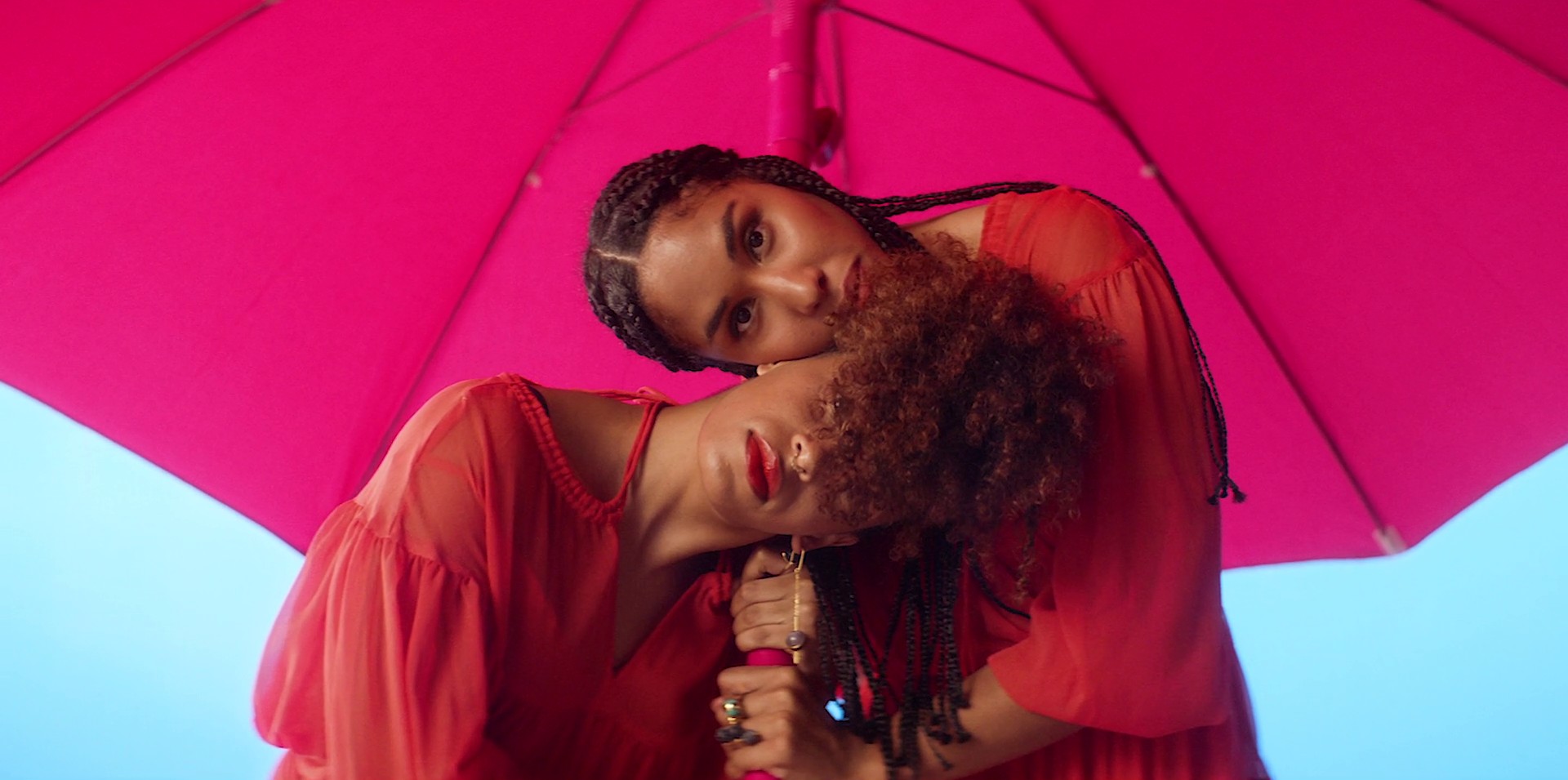 Toujours  (2021) —  shot,  lighting