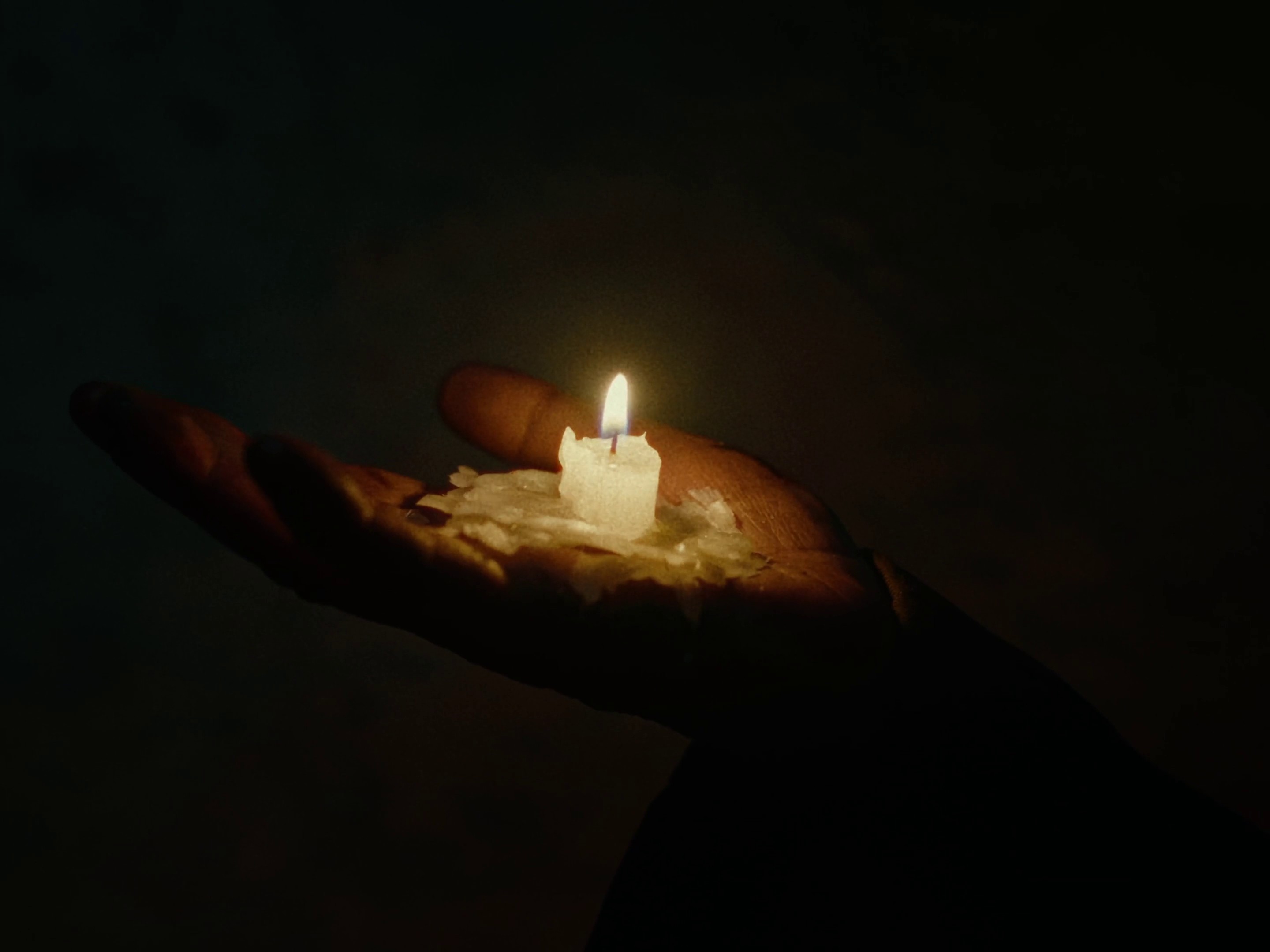 MEMO (2022) —  shot,  lighting