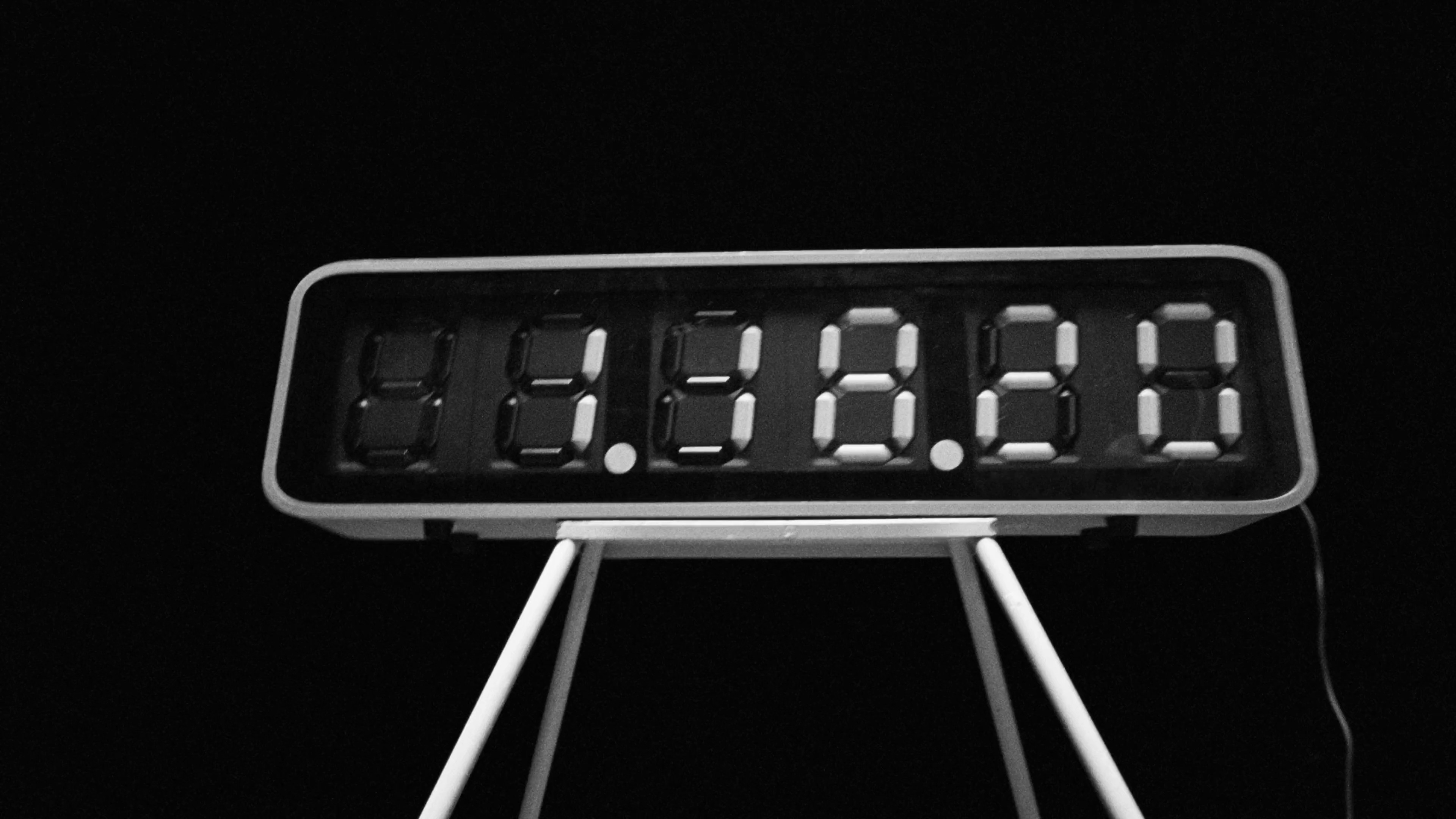 ADIDAS - EKIDEN (2024) —  shot,  lighting