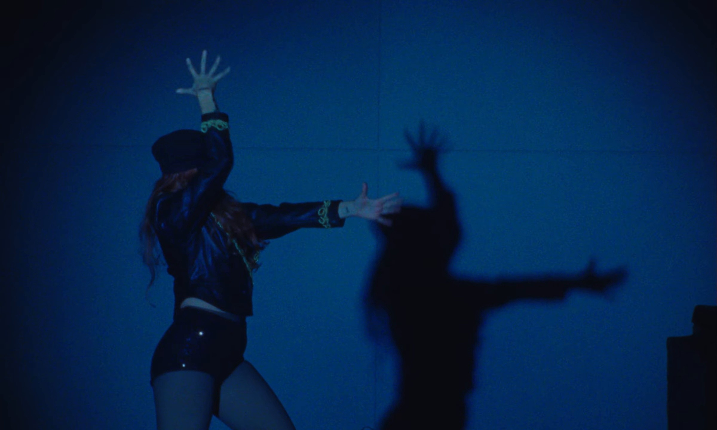 Radio (2025) —  shot,  lighting