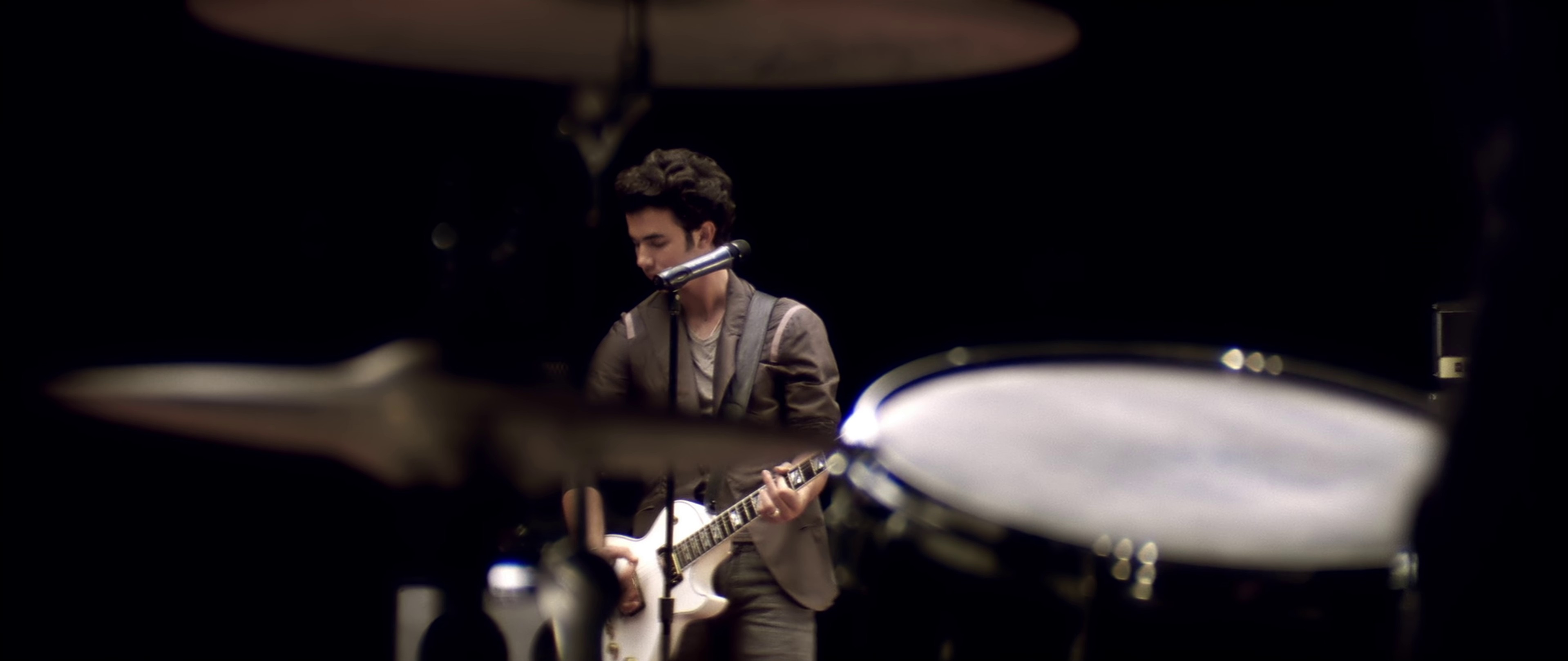 Paranoid (2009) —  shot,  lighting