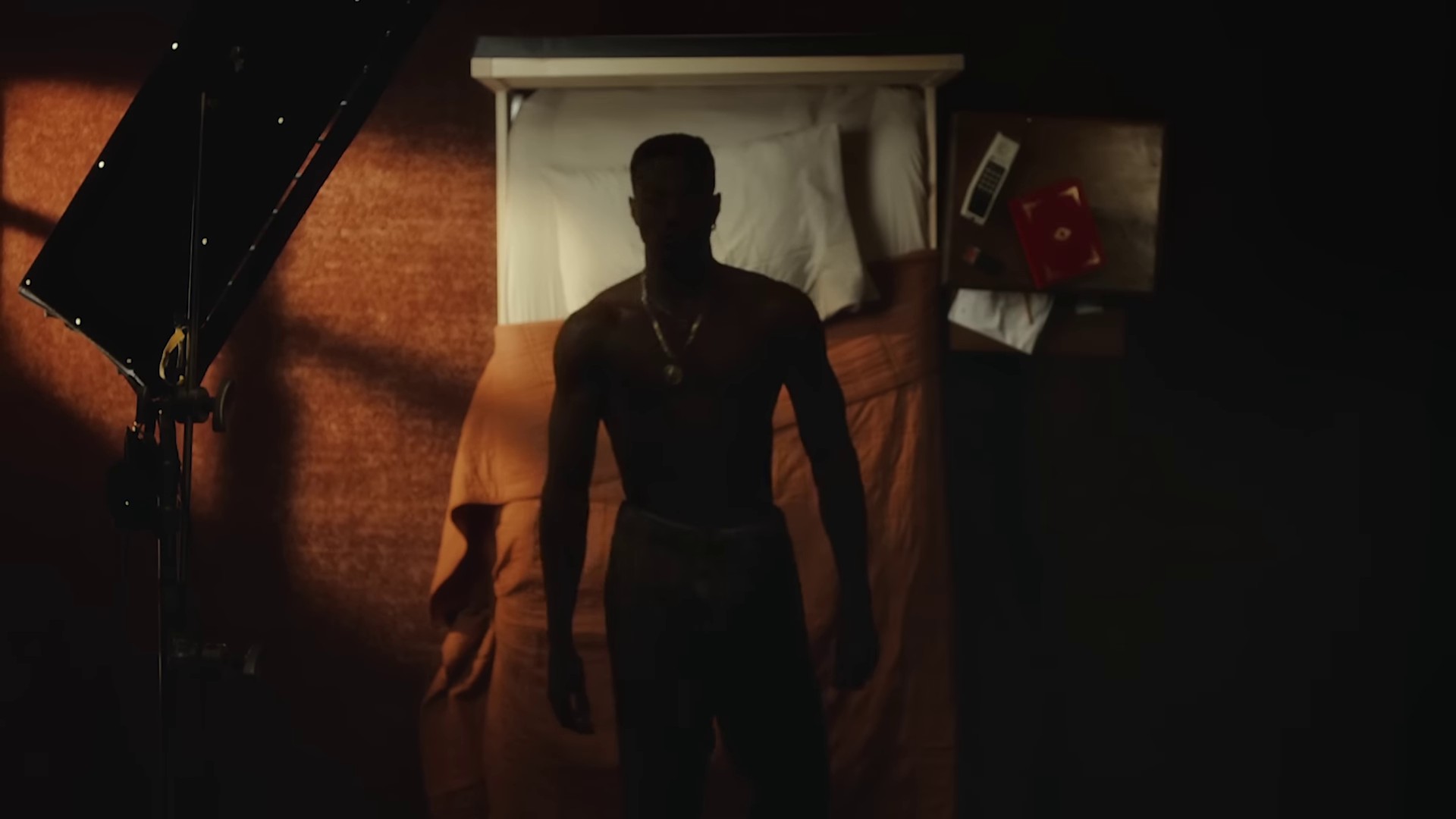 Fallin' (2023) —  shot,  lighting