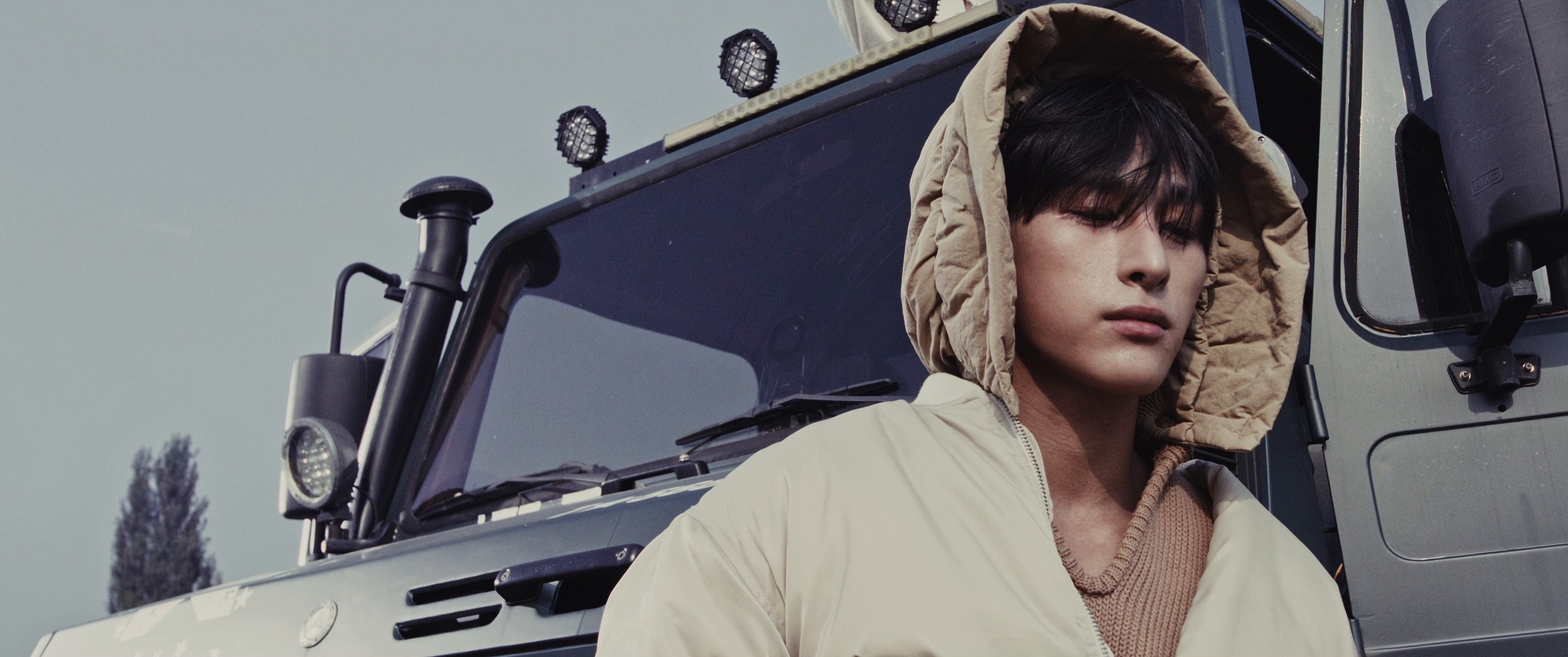 GOING SOUTH (2025) —  shot,  lighting