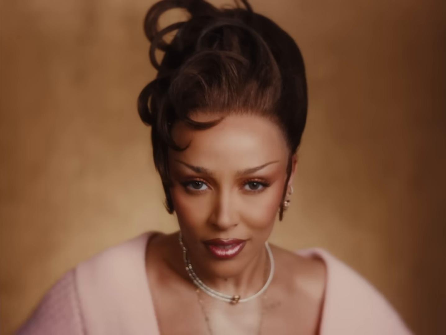 Gorgeous (2025) —  shot,  lighting