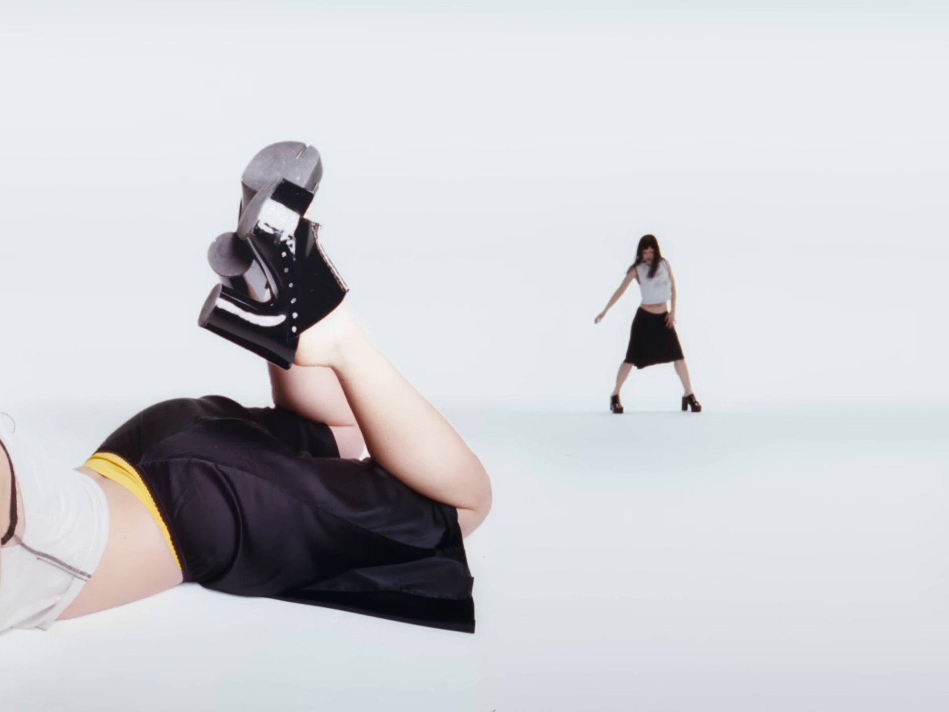 Run Your Mouth (2024) —  shot,  lighting