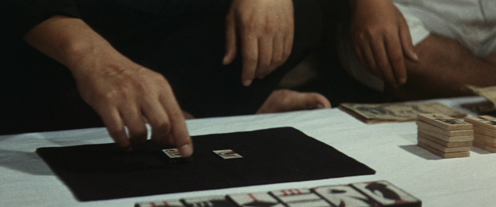 Red Peony Gambler (1968) —  shot,  lighting