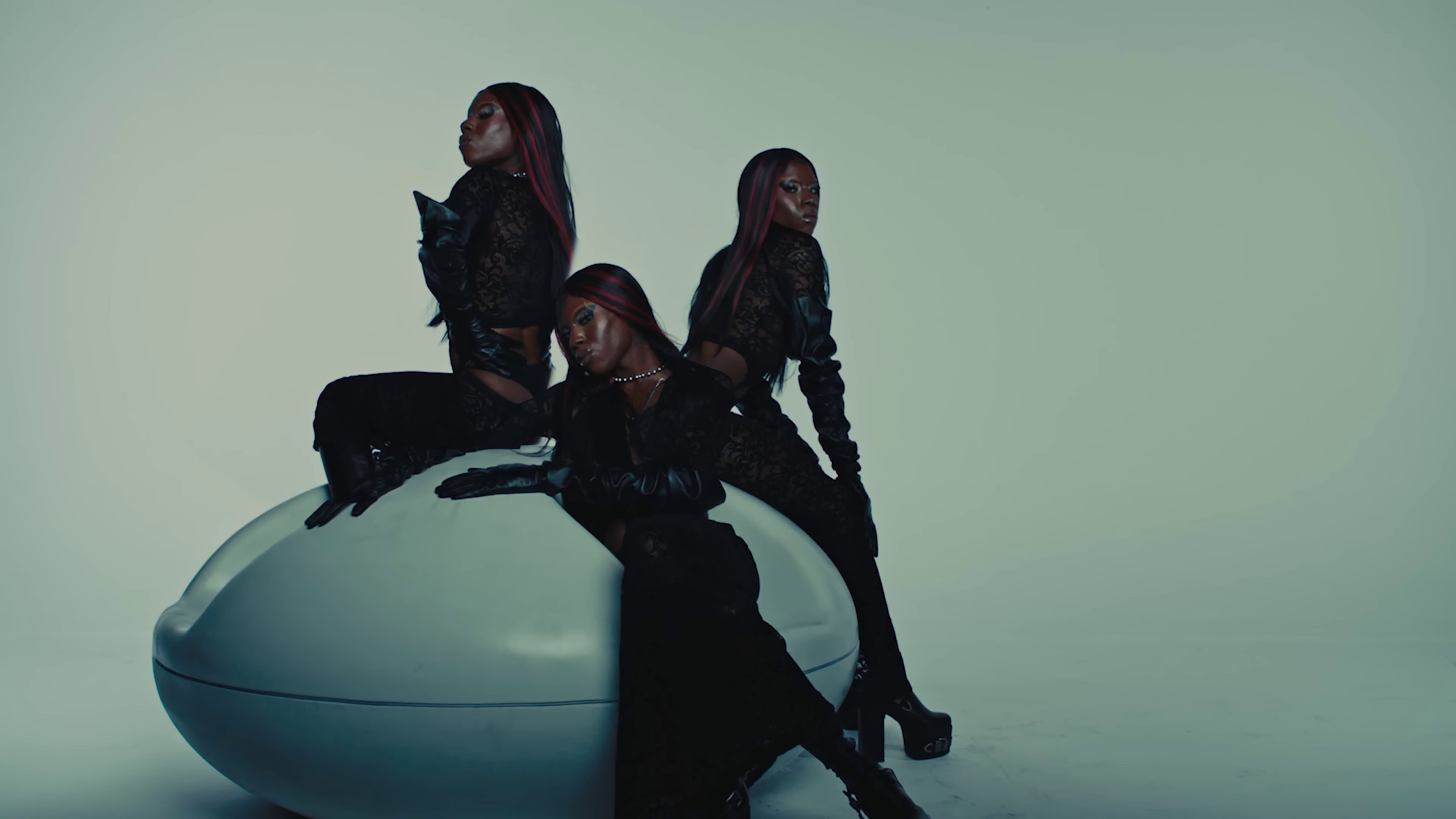 It's Givin (2022) —  shot,  lighting