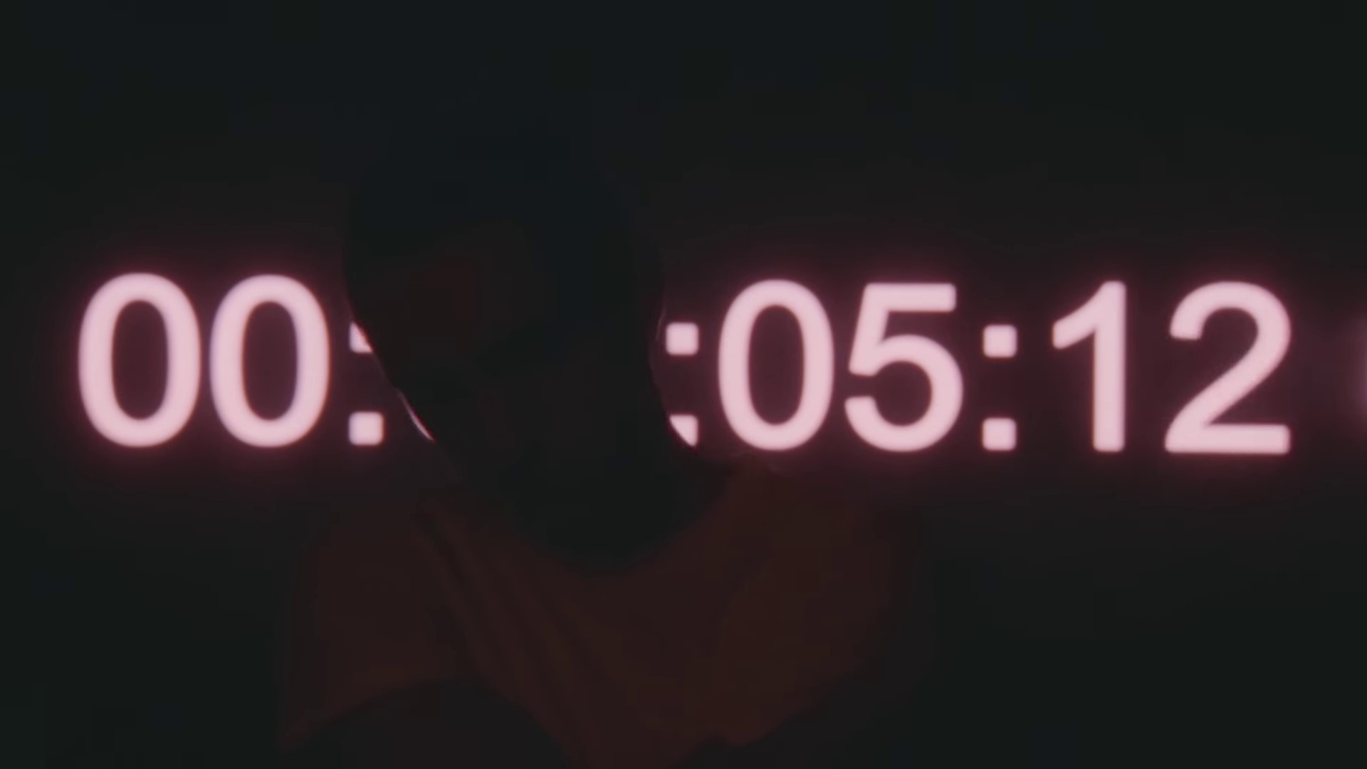 GMT (Jamie xx Remix) (2022) —  shot,  lighting