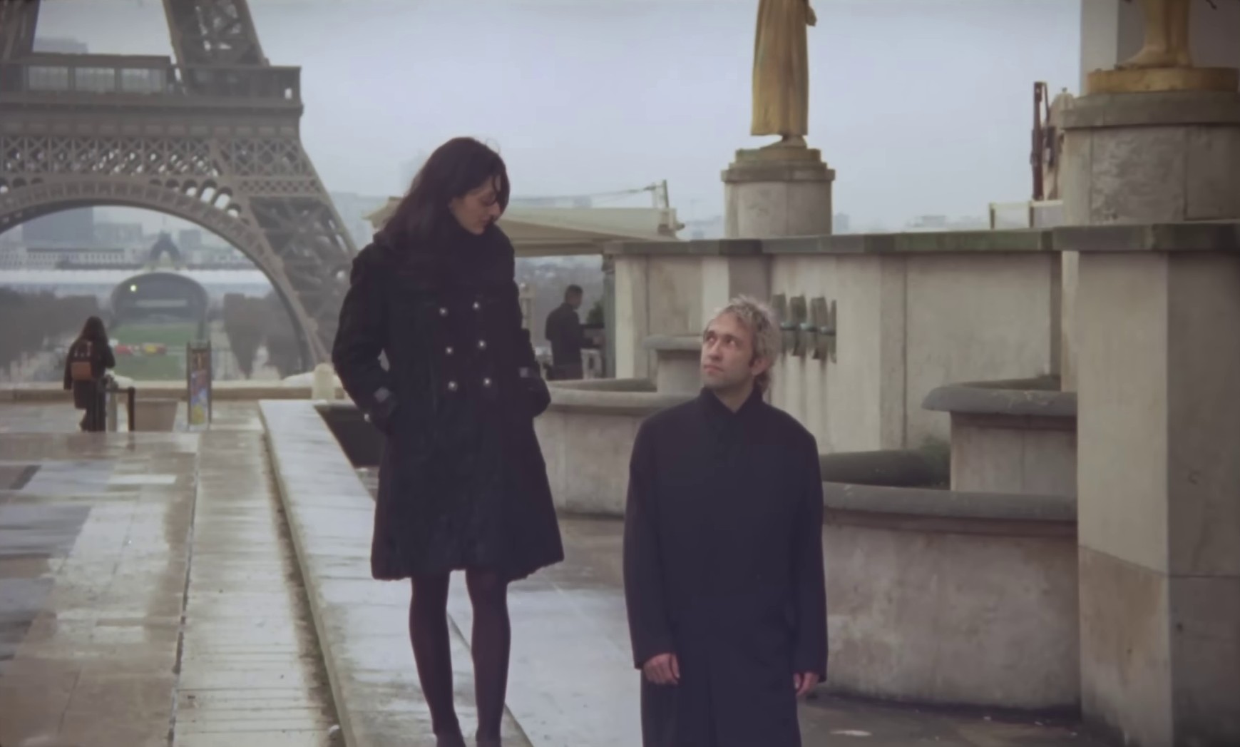 Paris is burning (2024) —  shot,  lighting