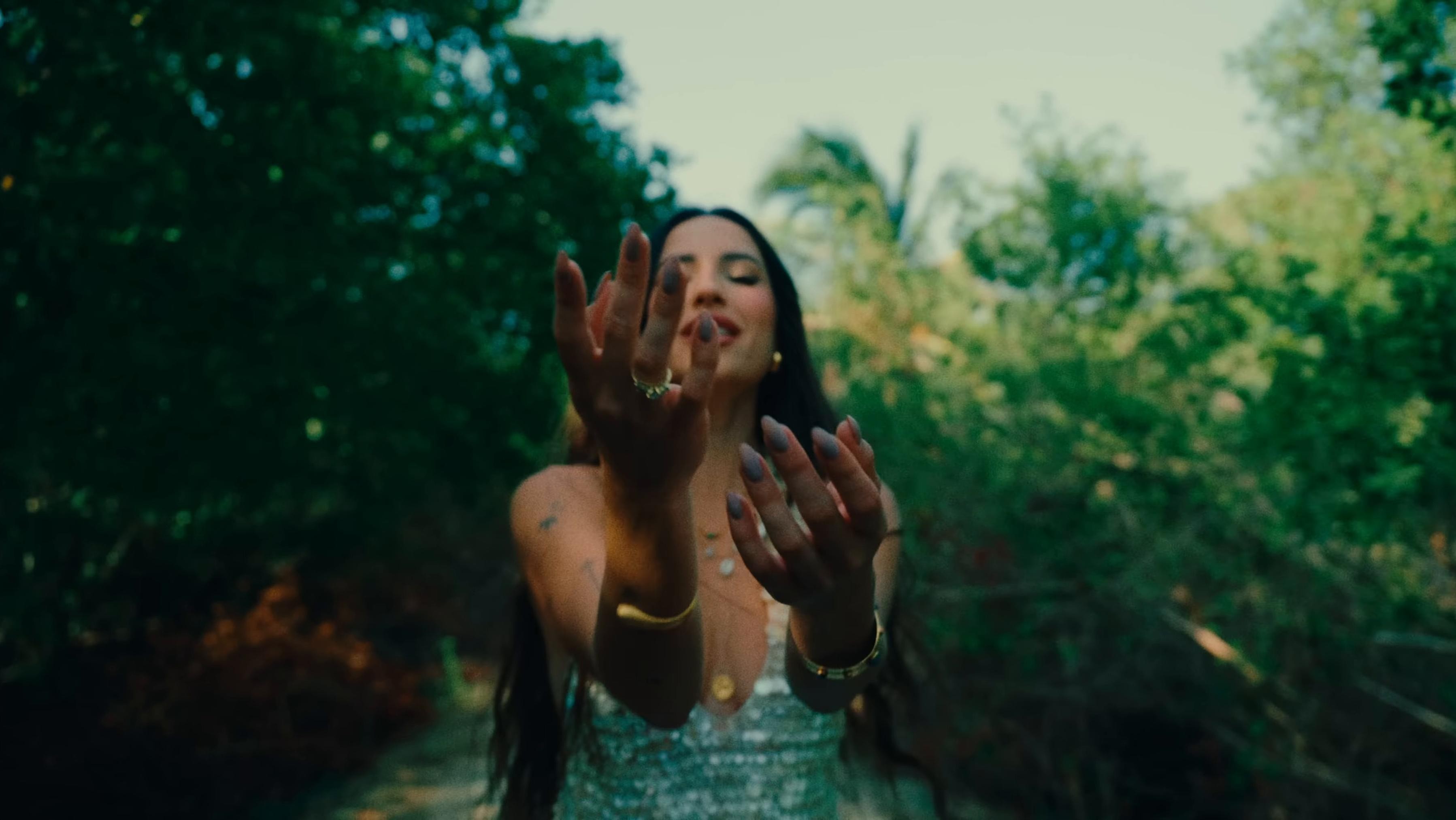 Costeñita (2025) —  shot,  lighting