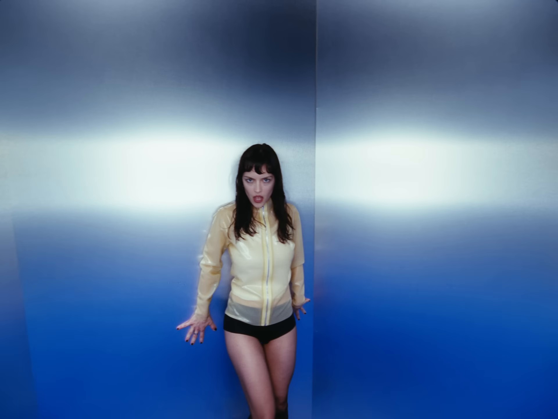 Run Your Mouth (2024) —  shot,  lighting