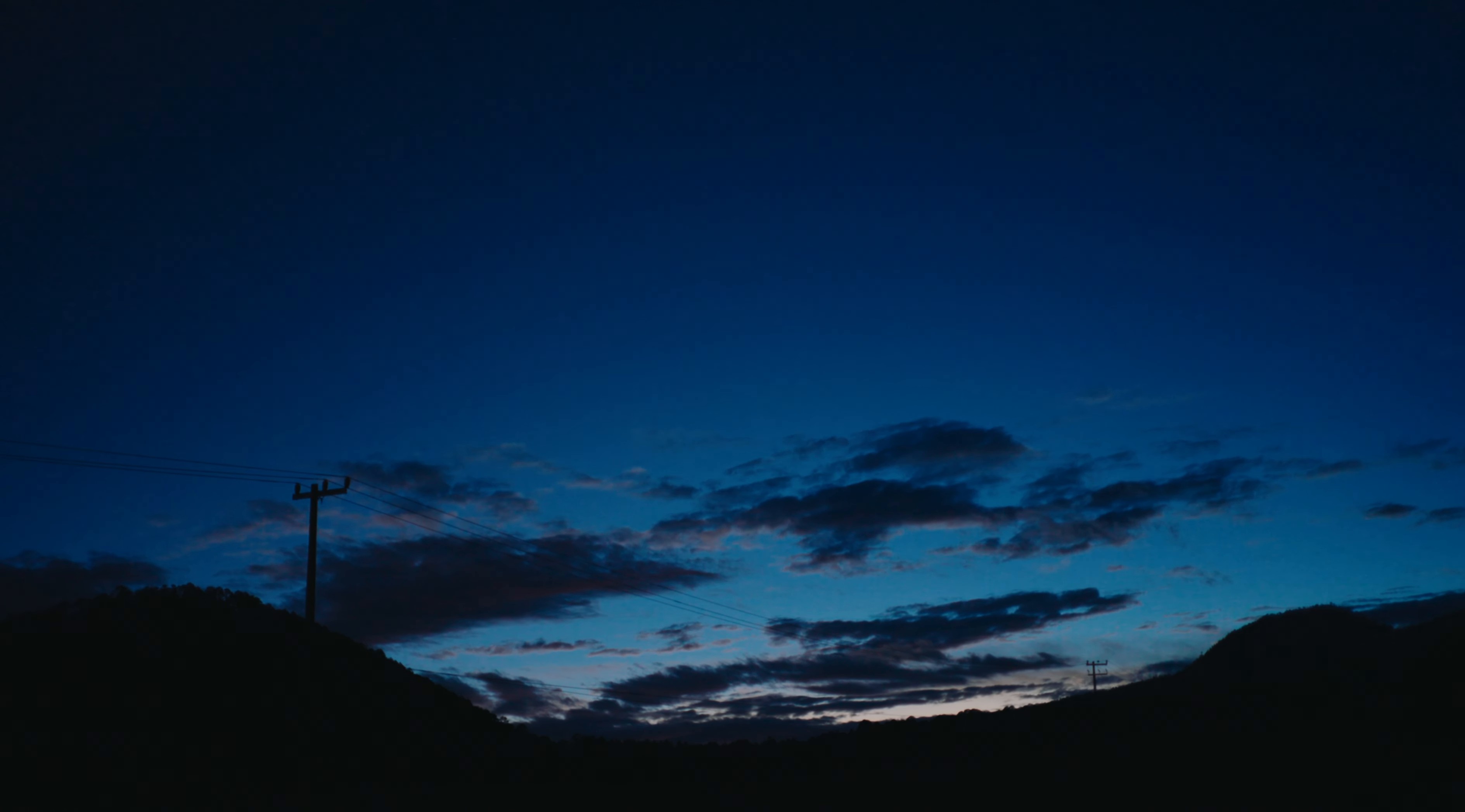 Complicado (2024) —  shot,  lighting