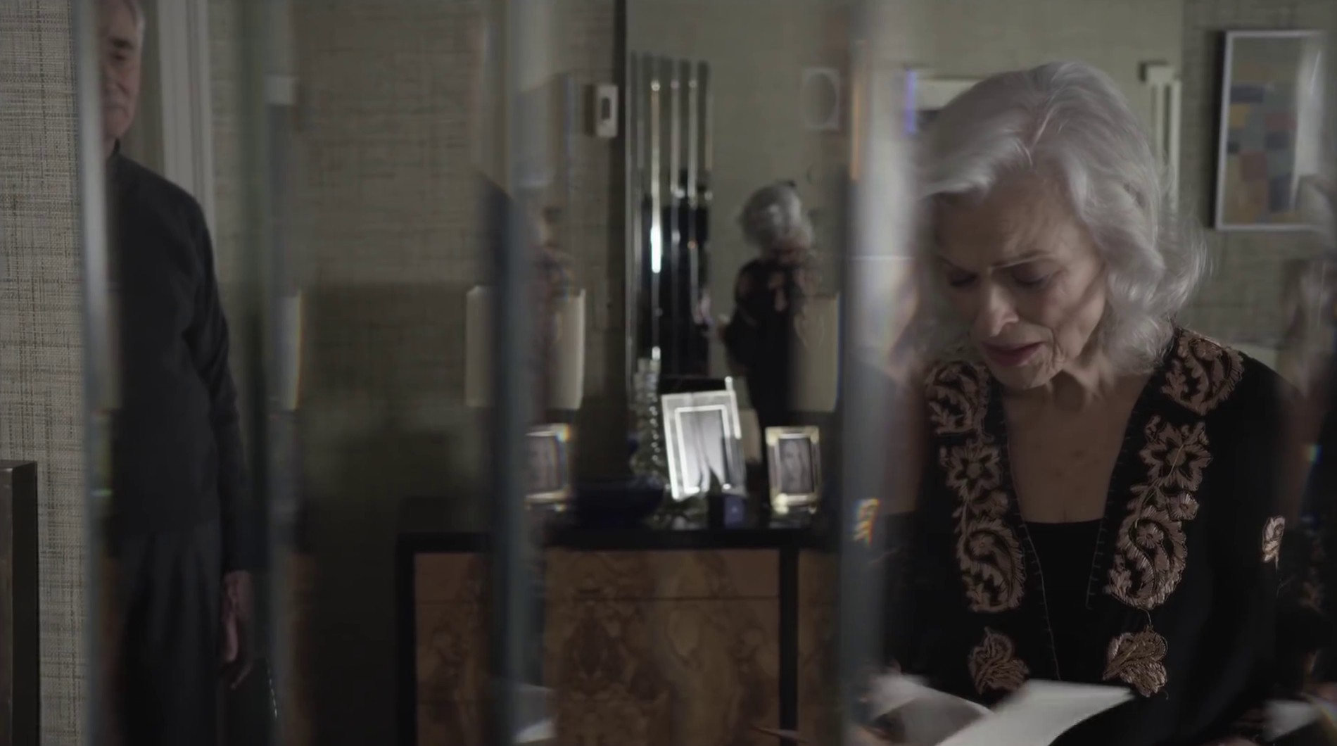 Mirrors (2013) —  shot,  lighting