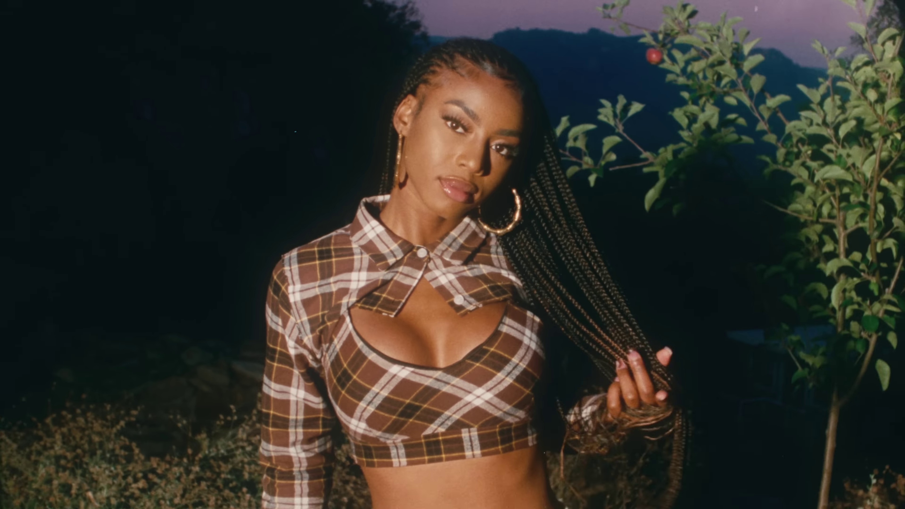 Good Evening (2024) —  shot,  lighting