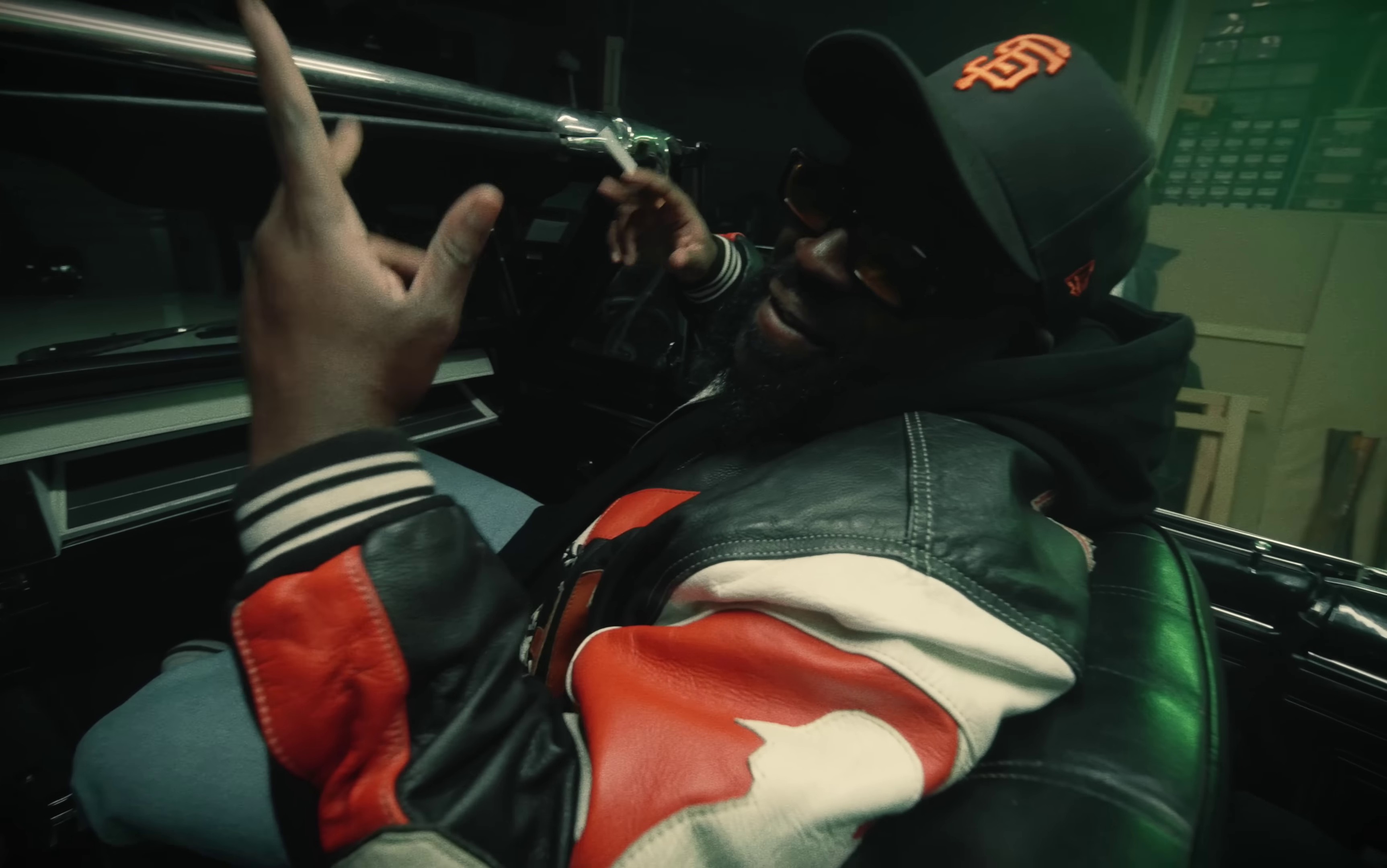 Papillon Monarque (2023) —  shot,  lighting