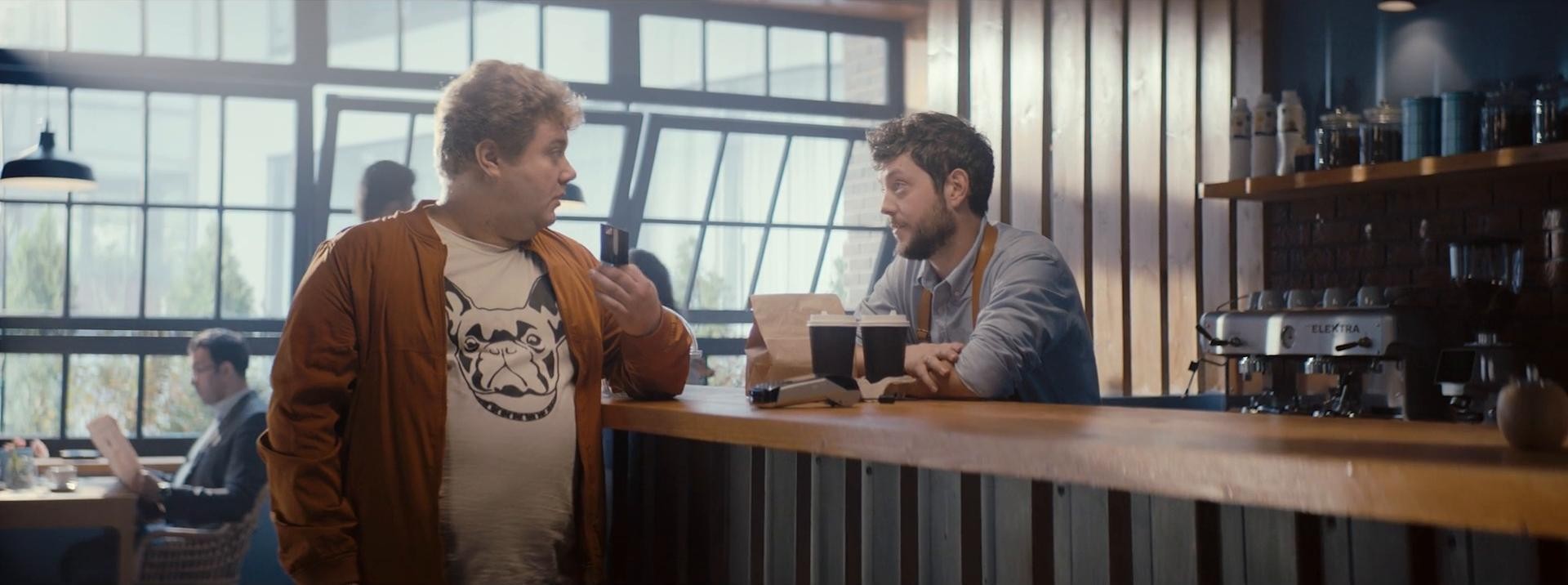 Visa-Gazprombank Smartcard (2020) —  shot,  lighting