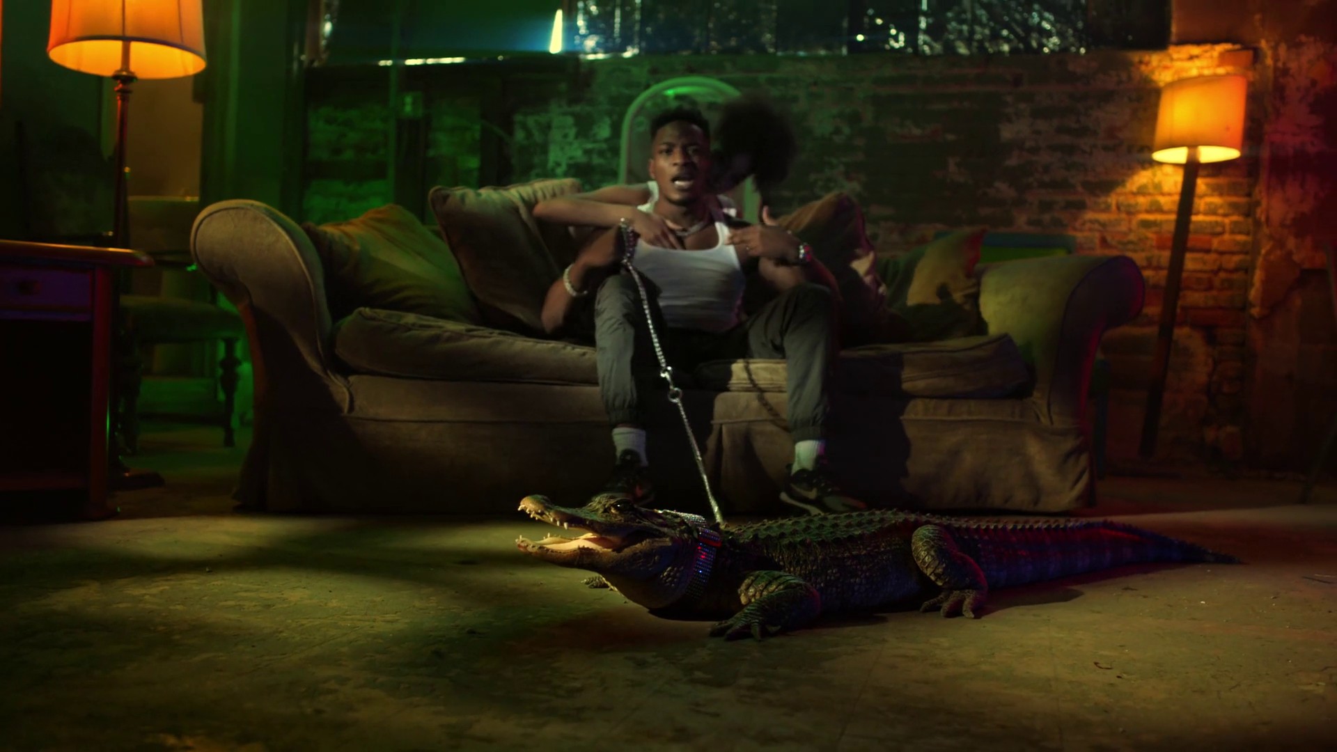 Bâtiment (2019) —  shot,  lighting