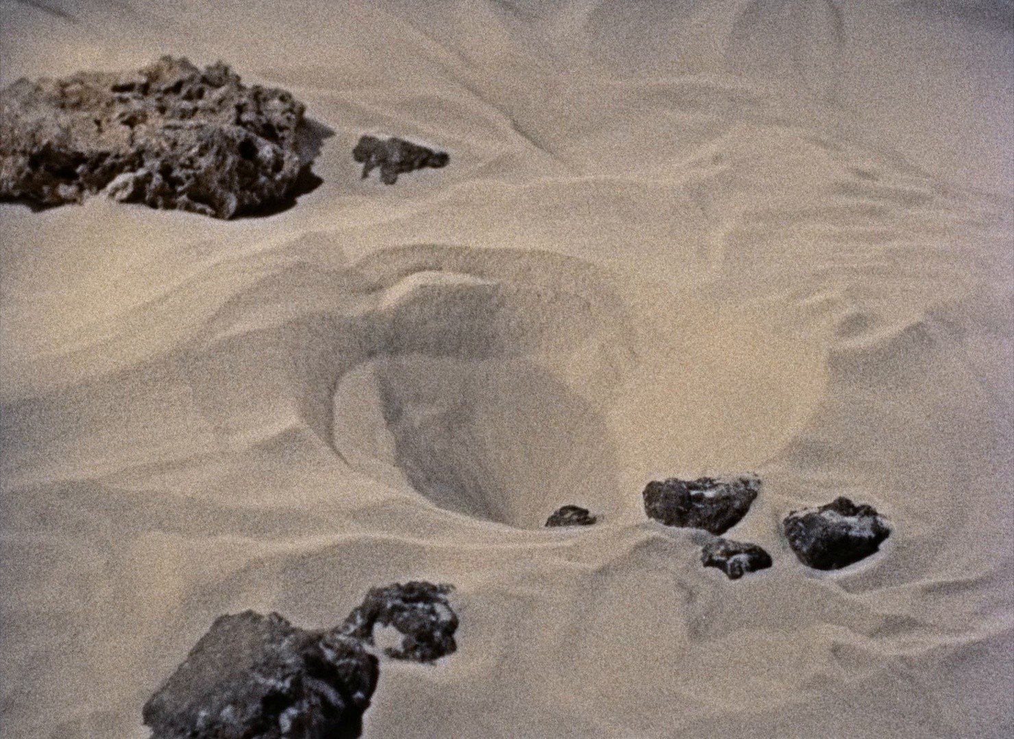 Invaders from Mars (1958) —  shot,  lighting
