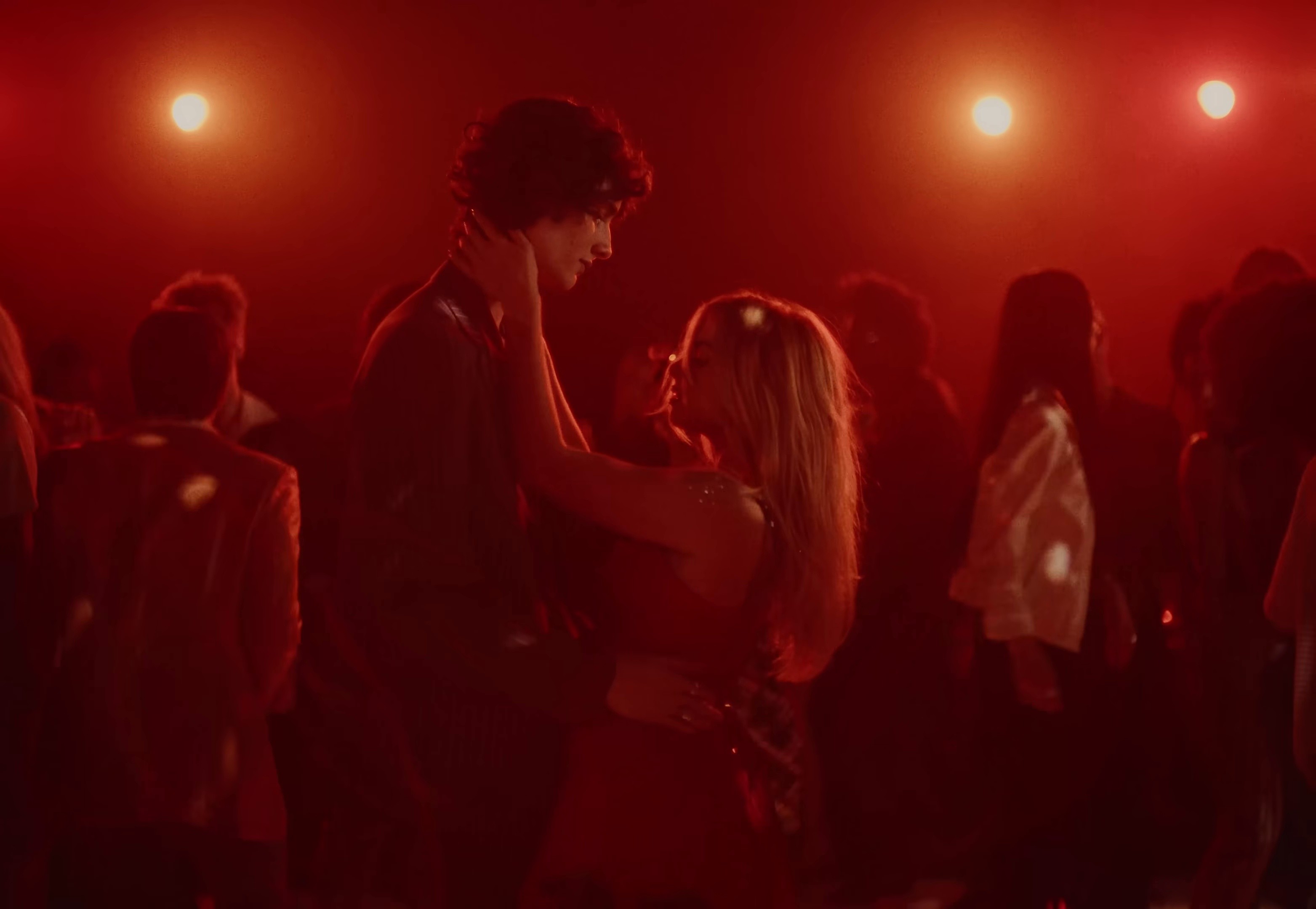 12 to 12 (2025) —  shot,  lighting