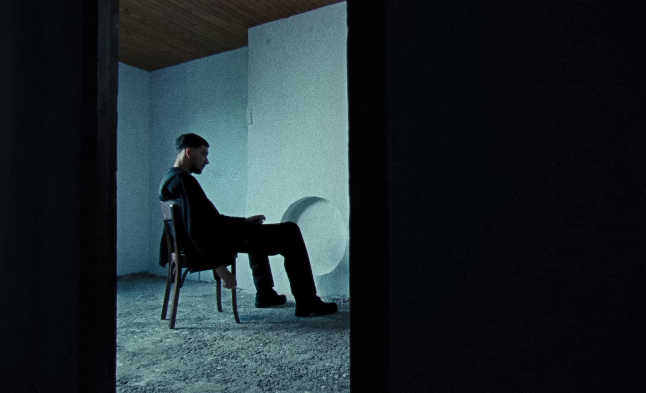 Faux Départs (2023) —  shot,  lighting