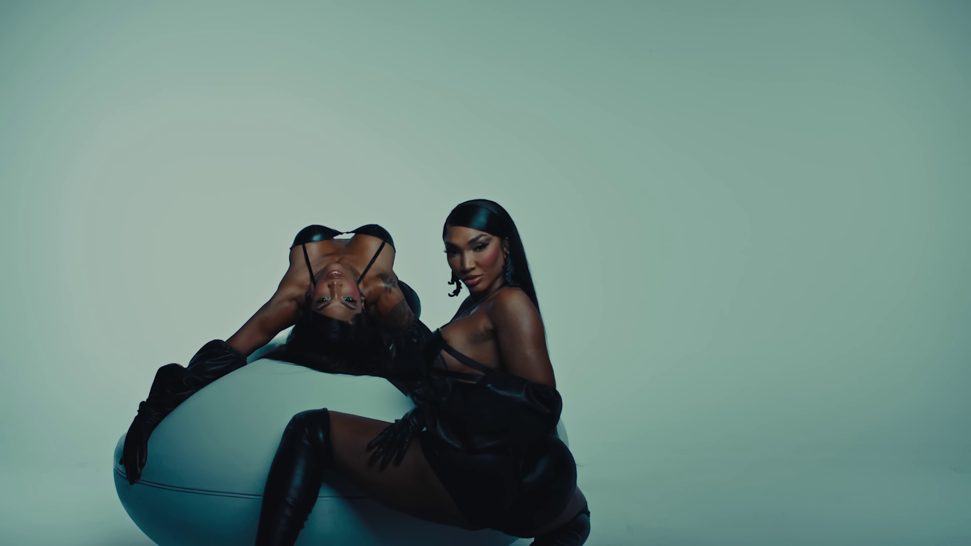 It's Givin (2022) —  shot,  lighting