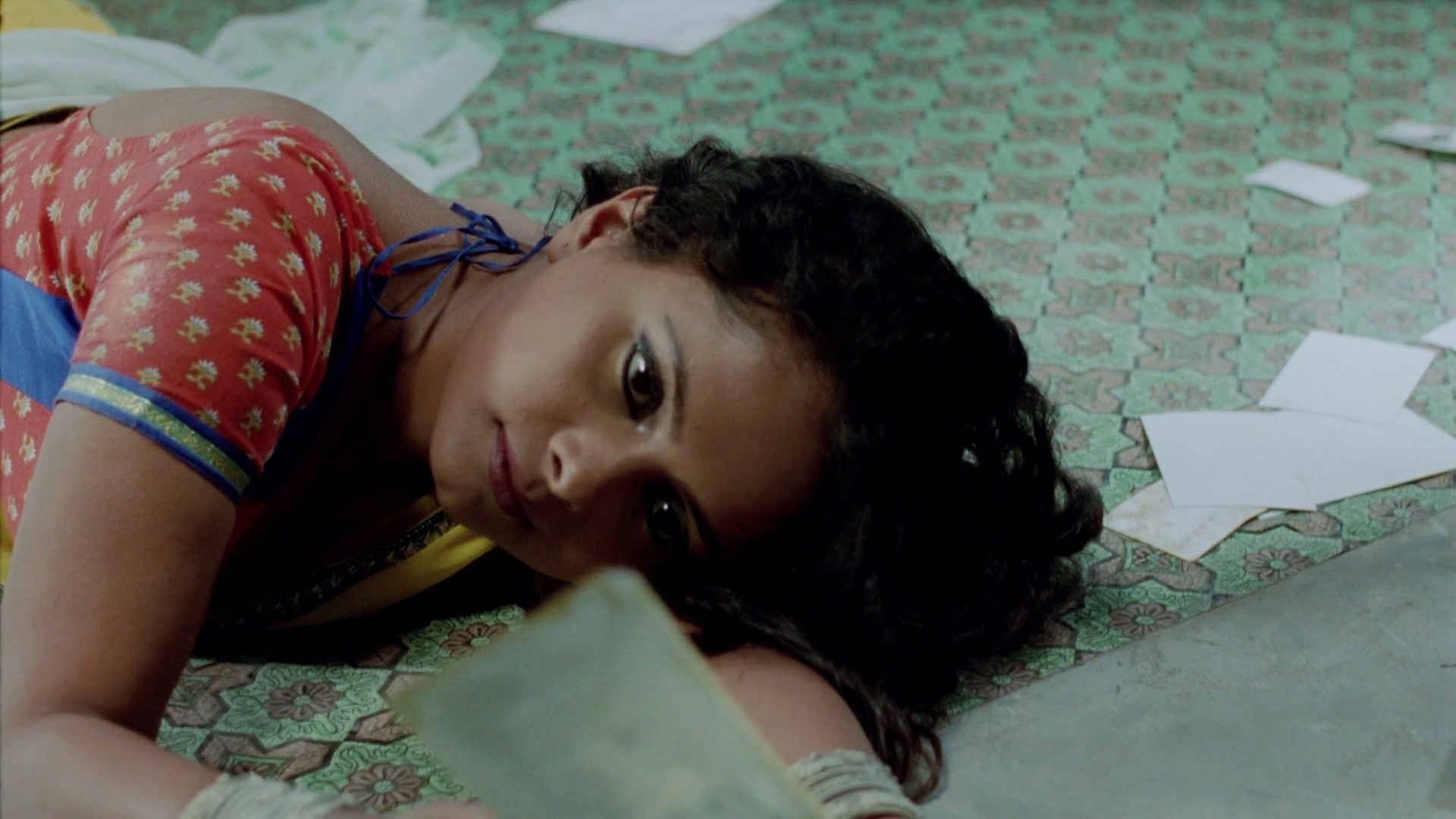 Kali Salwaar (2002) —  shot,  lighting