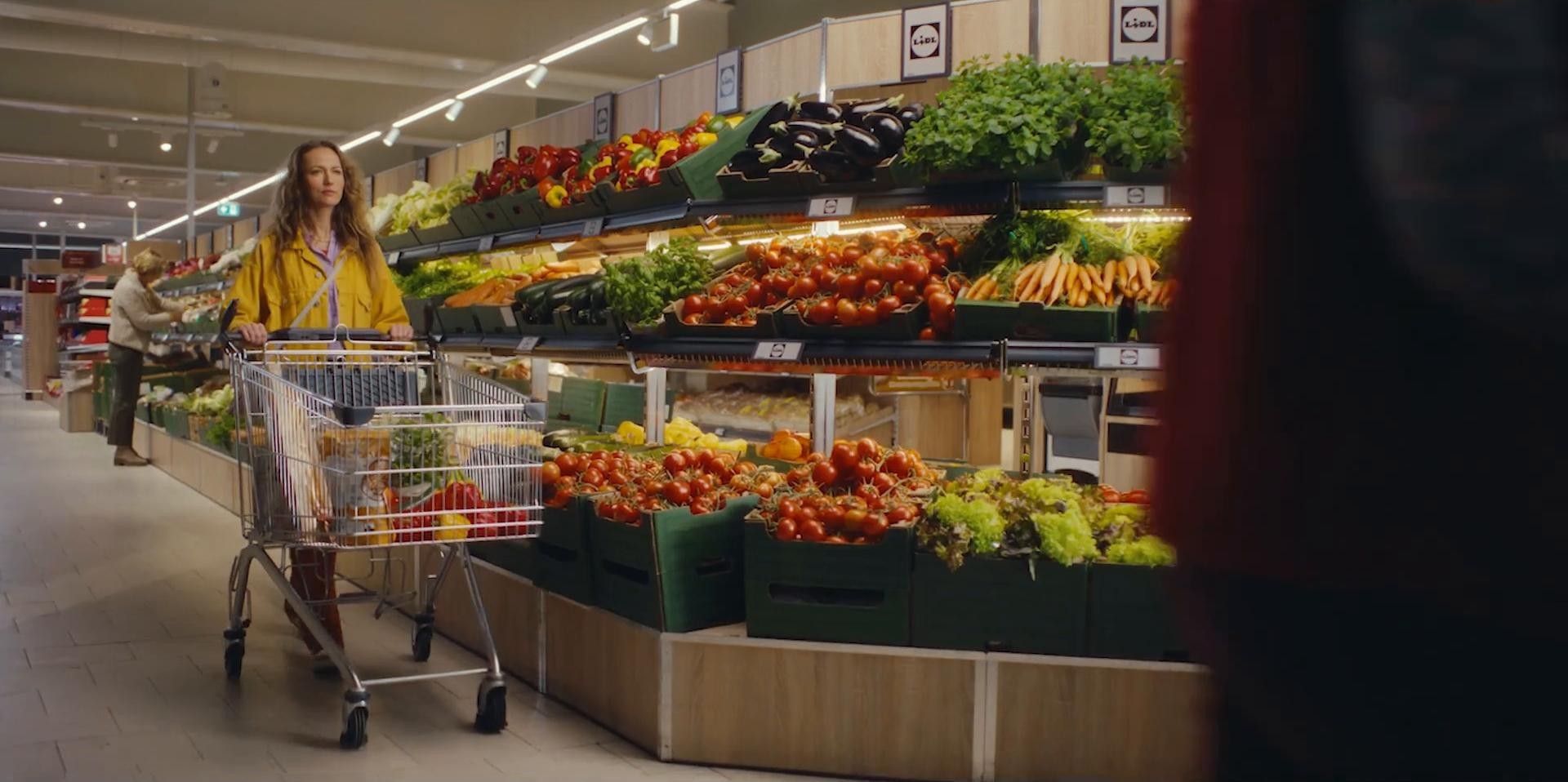 Lidl Equity Foot (2025) —  shot,  lighting