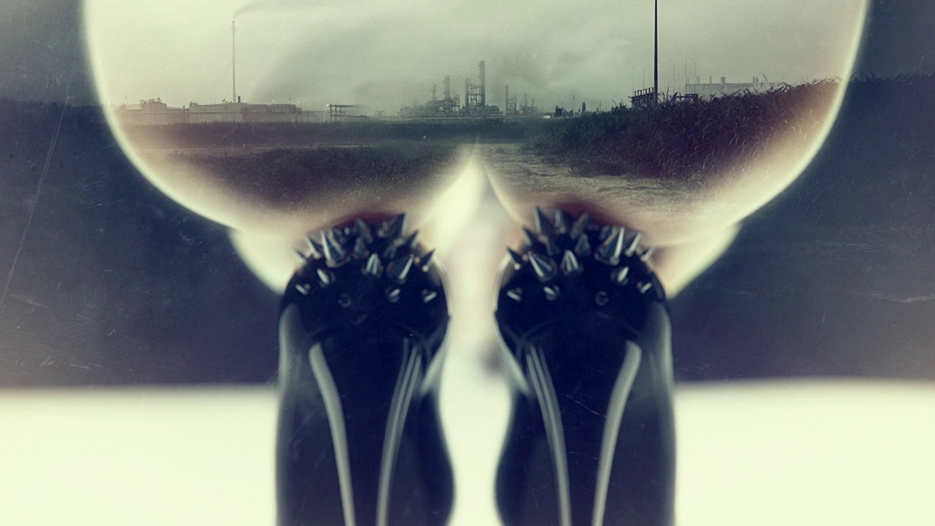 The Long Bright Dark (2014) —  shot,  lighting