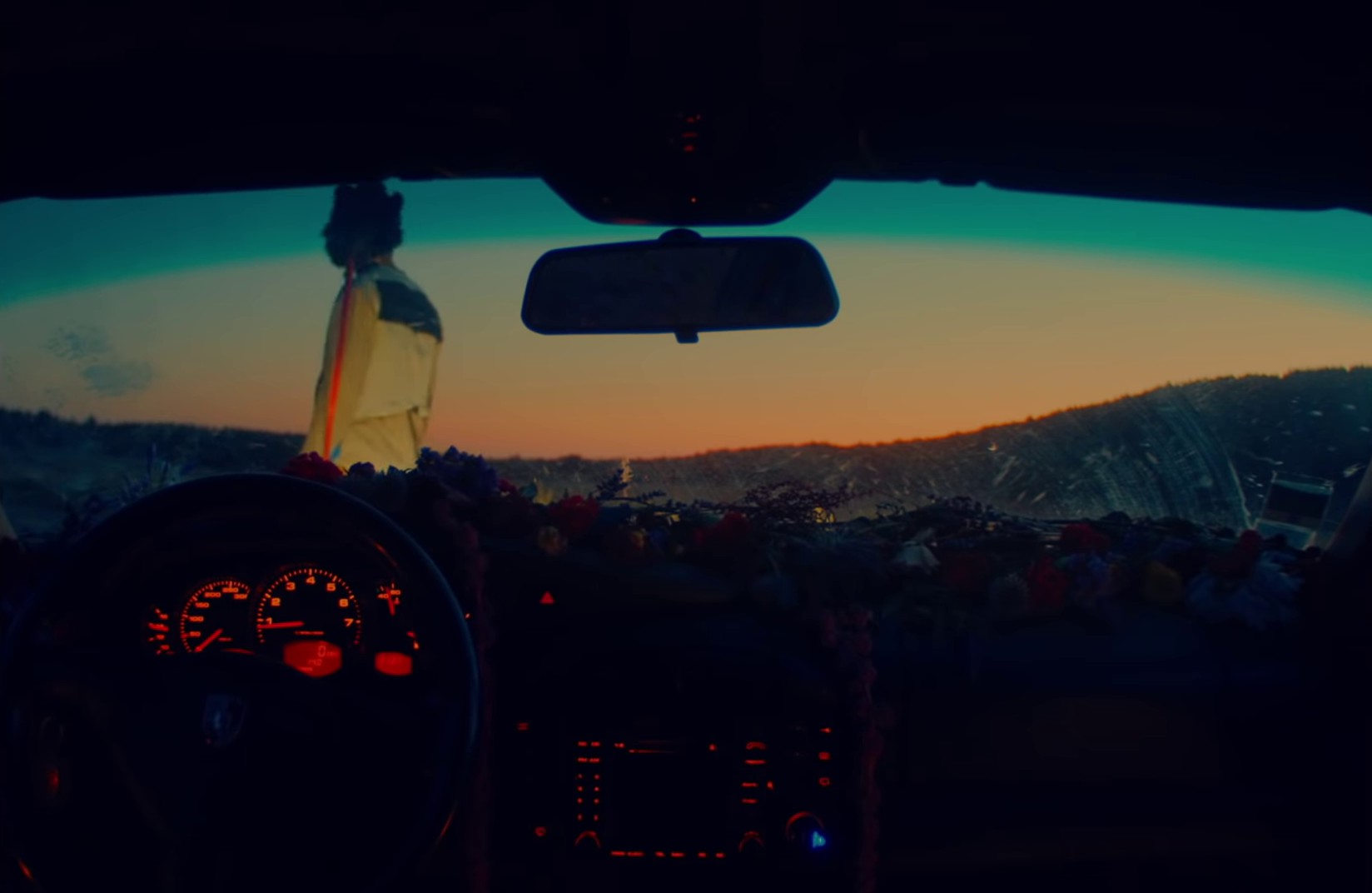 911  (2020) —  shot,  lighting