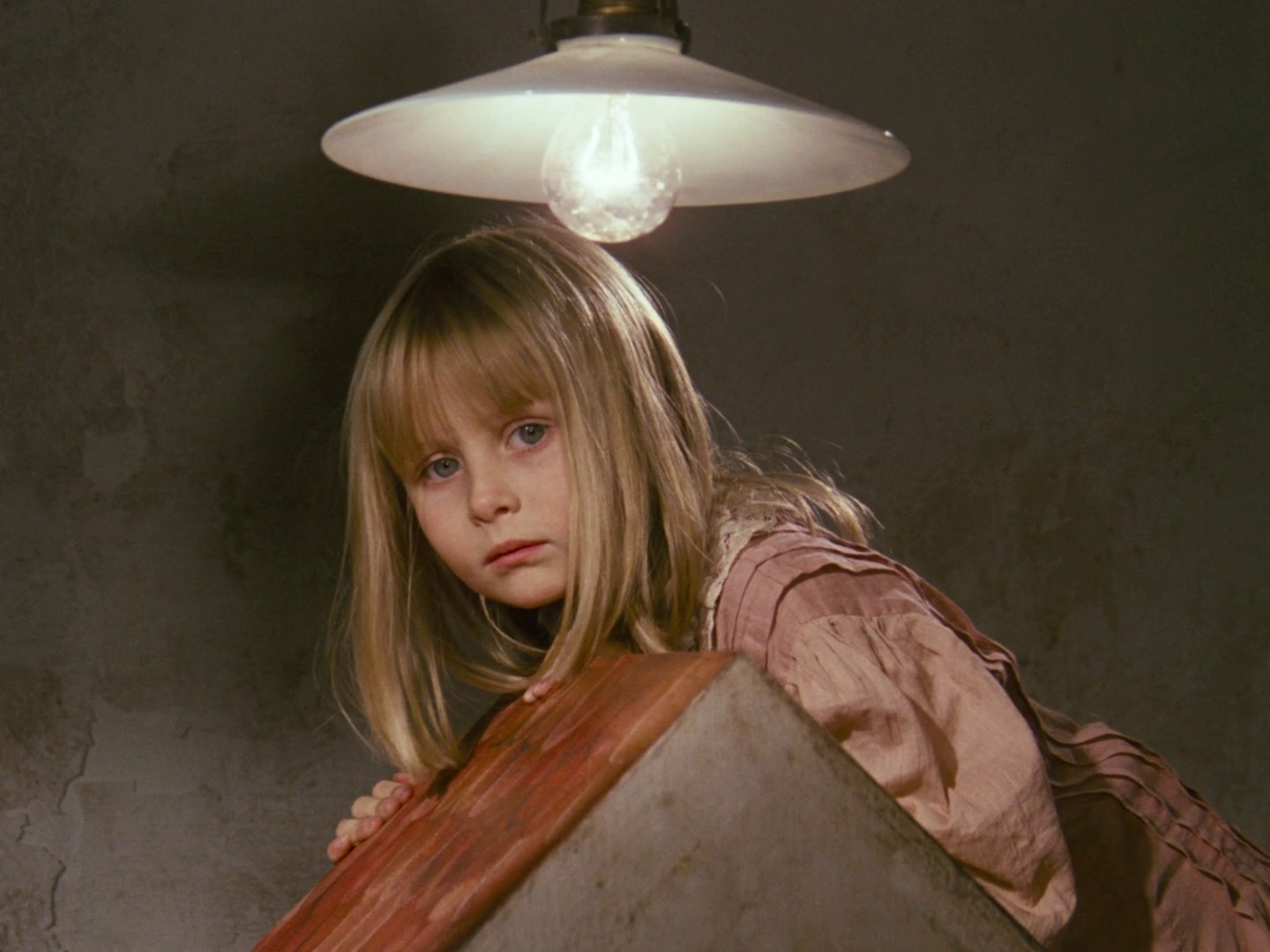 Alice (1988) —  shot,  lighting