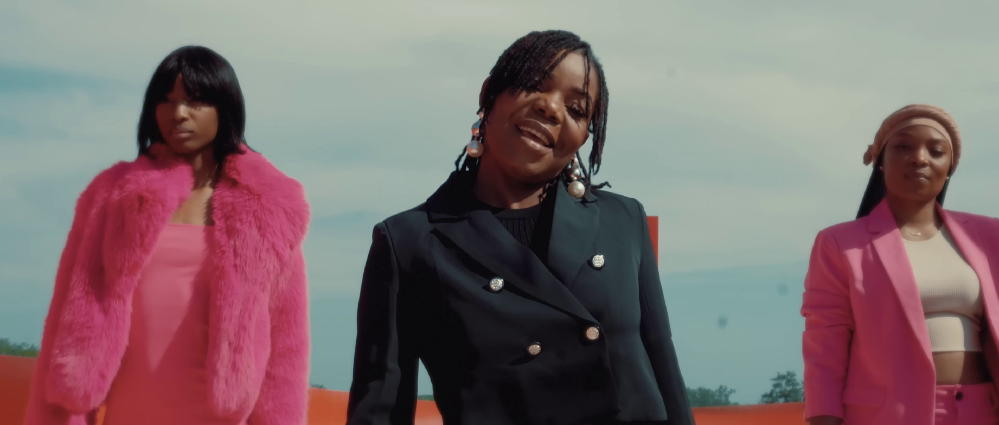 BOR’O nini (2023) —  shot,  lighting