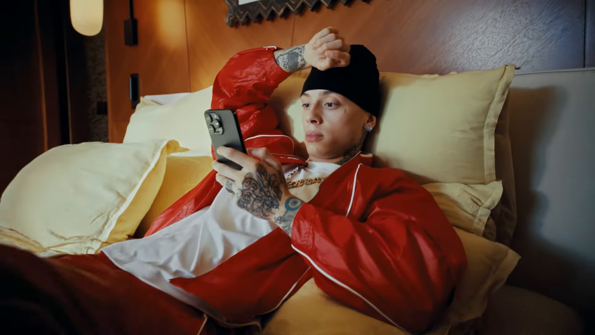 JACQUEMUS + NIKE - FW24 DROP (2024) —  shot,  lighting