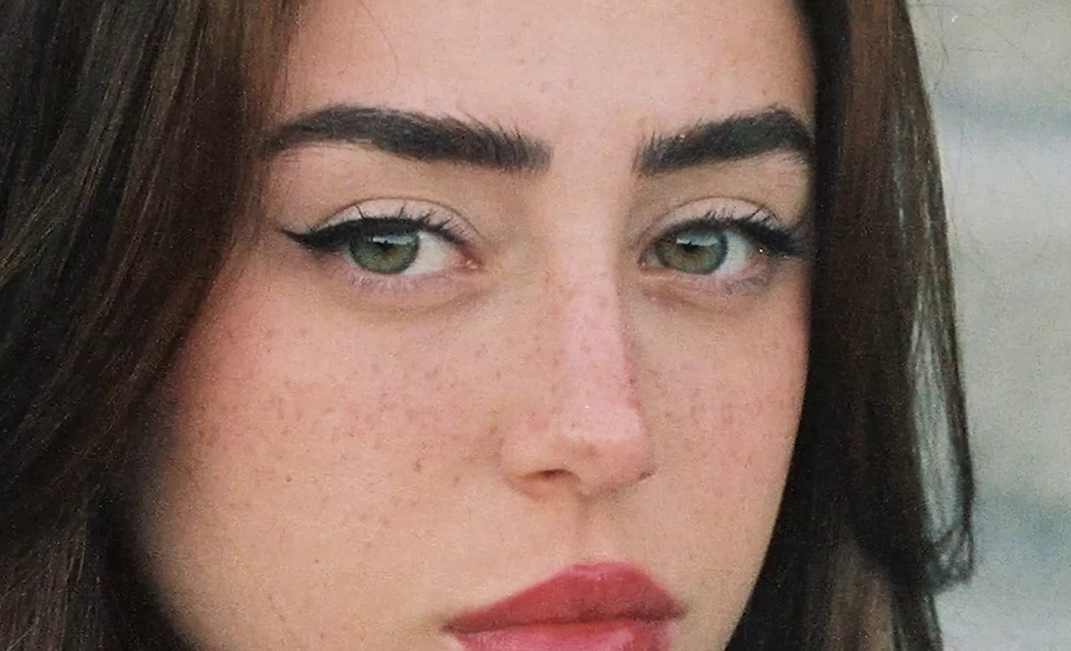 Ojos Verdes (2024) —  shot,  lighting