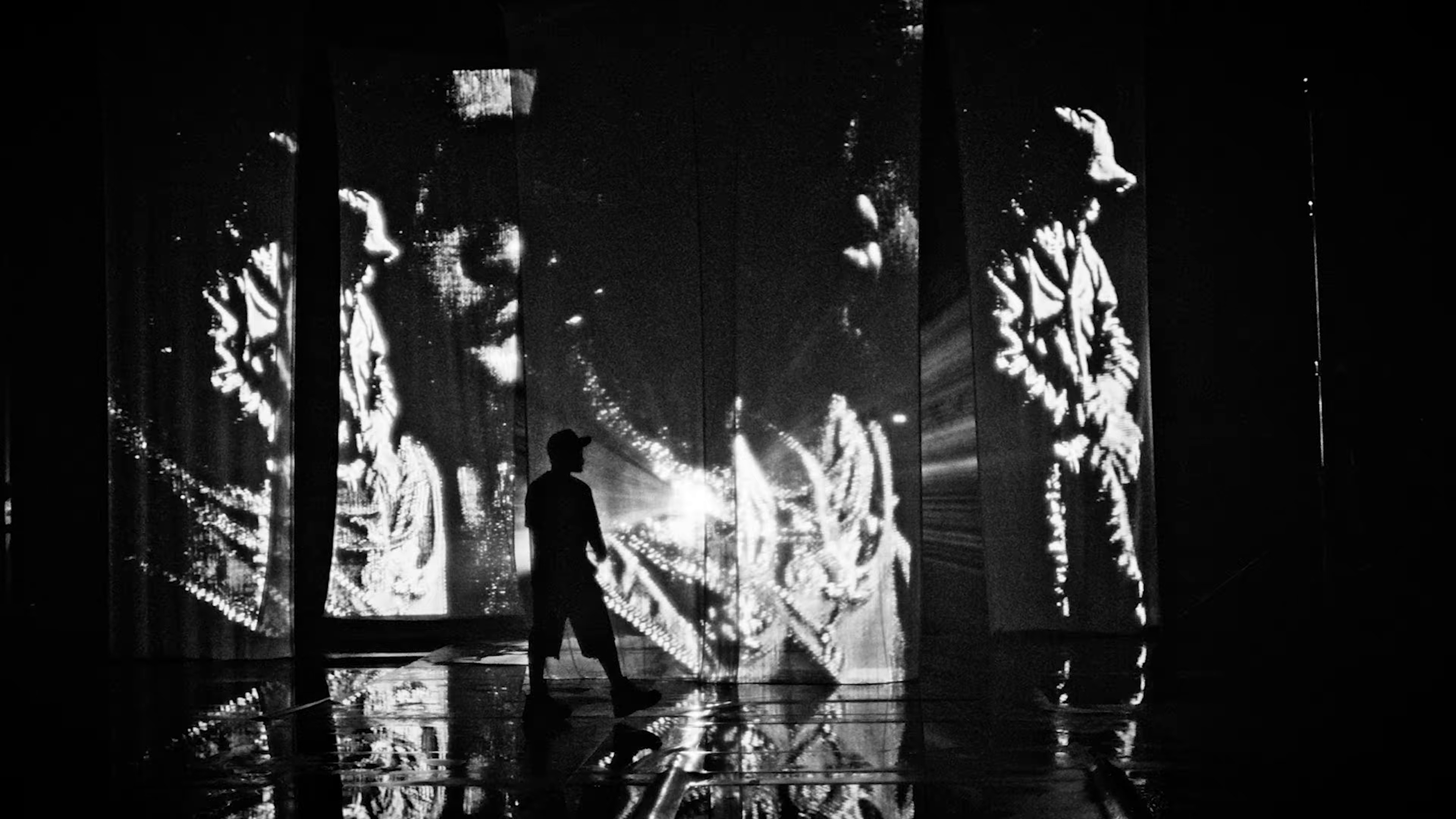 TENDU (2025) —  shot,  lighting