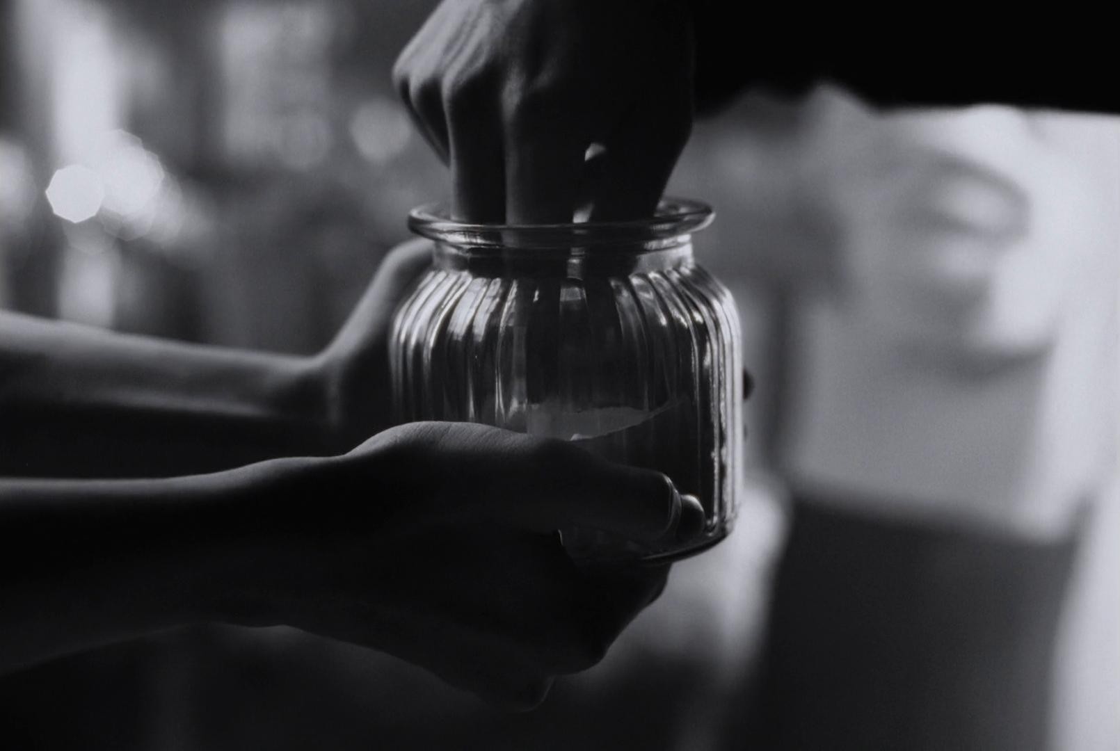 VIPS · Pensemos bien las tradiciones (2024) —  shot,  lighting