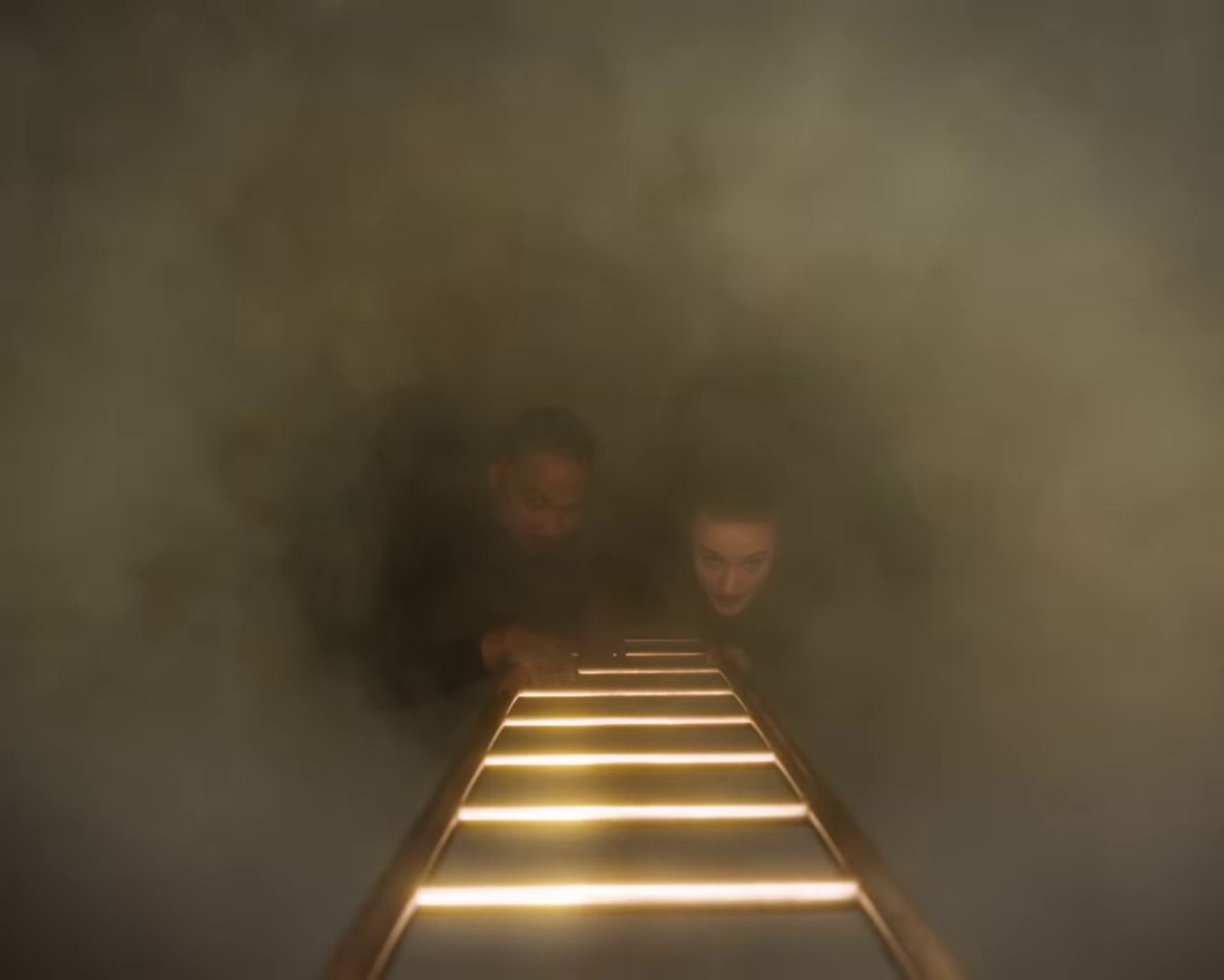 Masque d'or  (2021) —  shot,  lighting