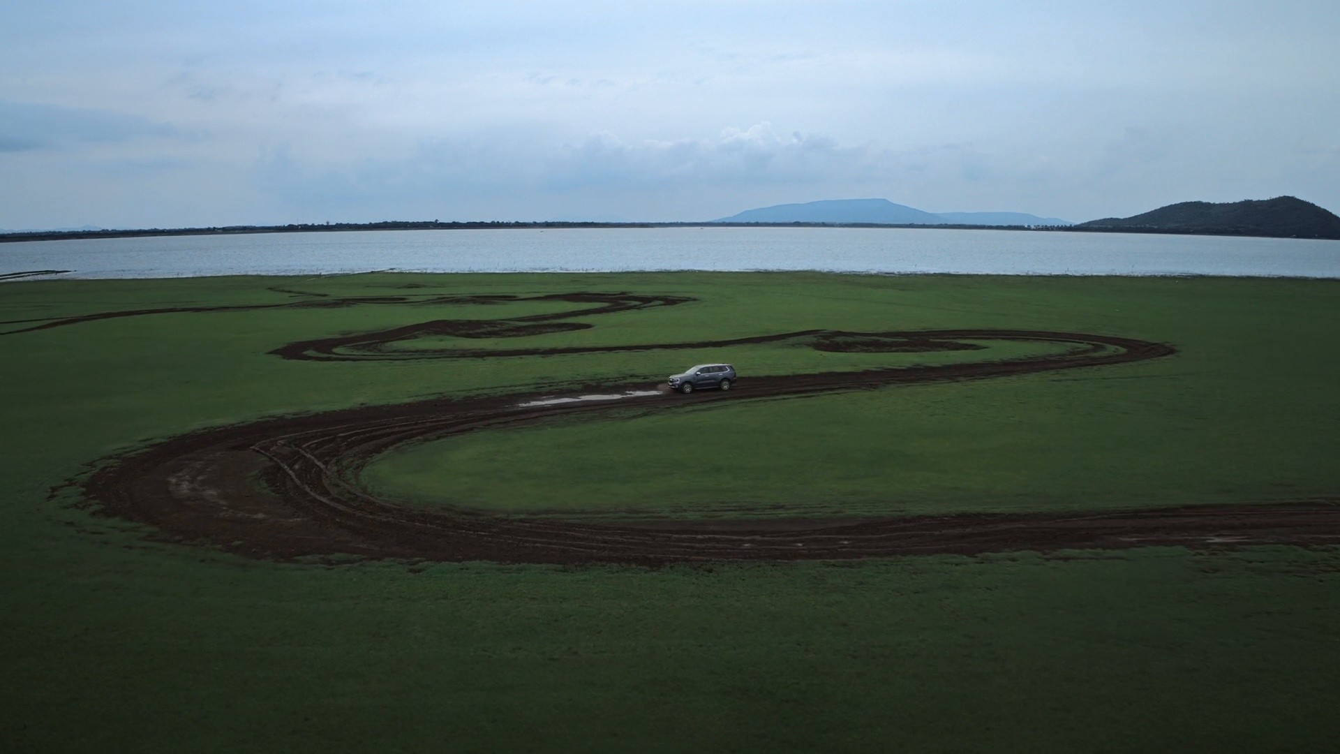 Everest : Ford (2024) —  shot,  lighting