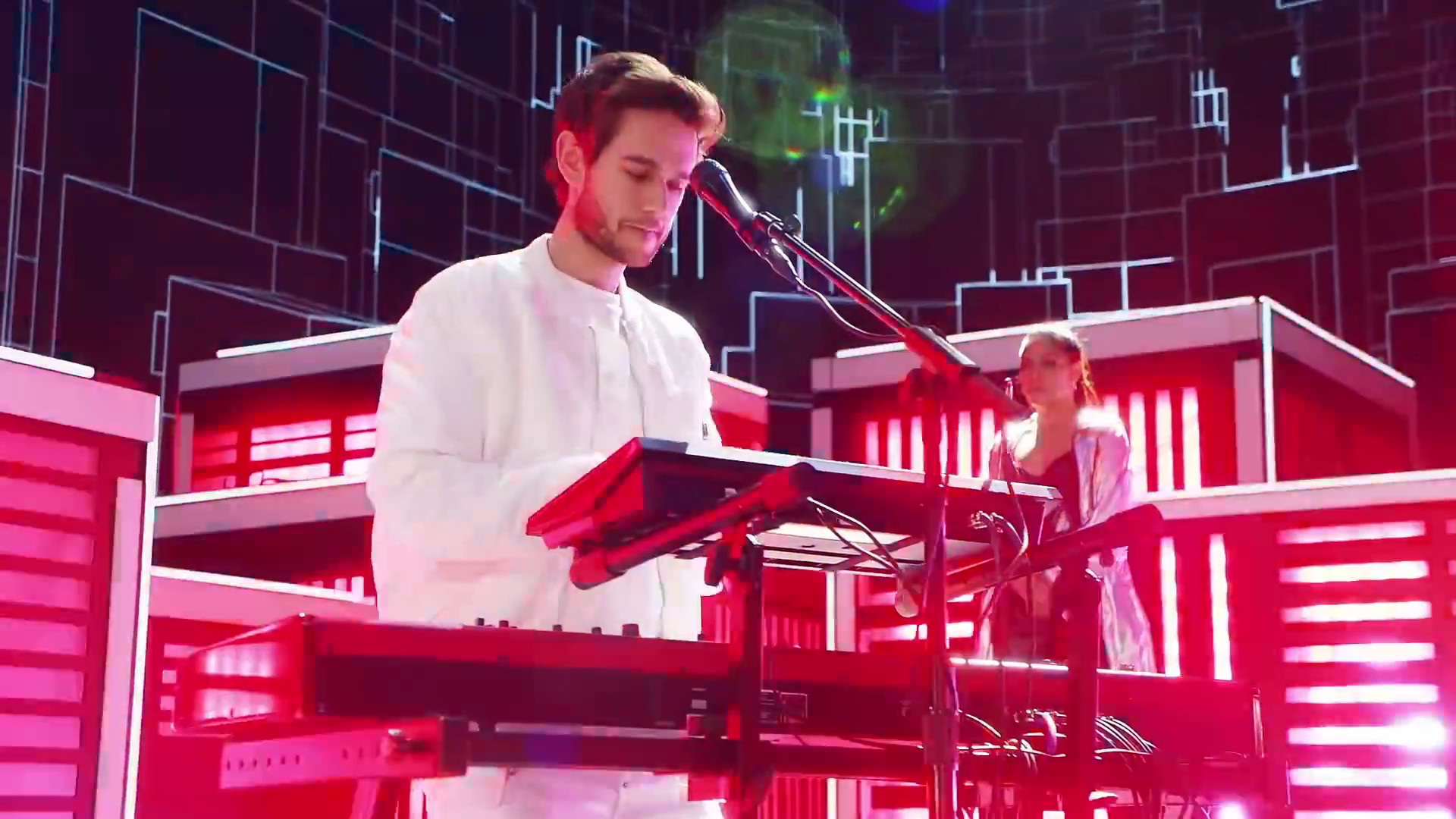 The Middle  (2018) —  shot,  lighting