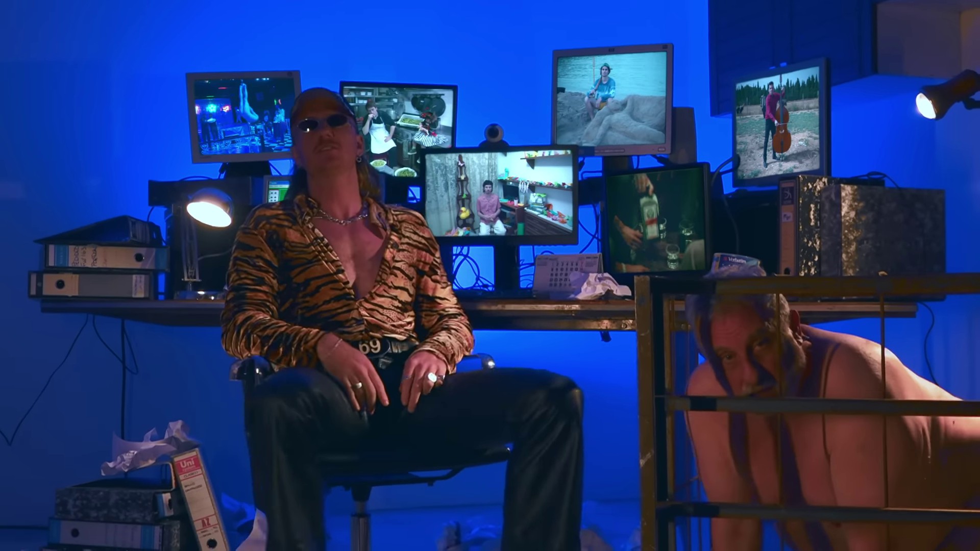 Dog Syndicate (2022) —  shot,  lighting