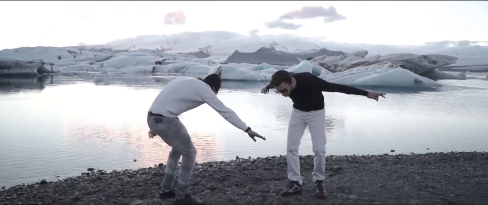 Oh Lala (2015) —  shot,  lighting