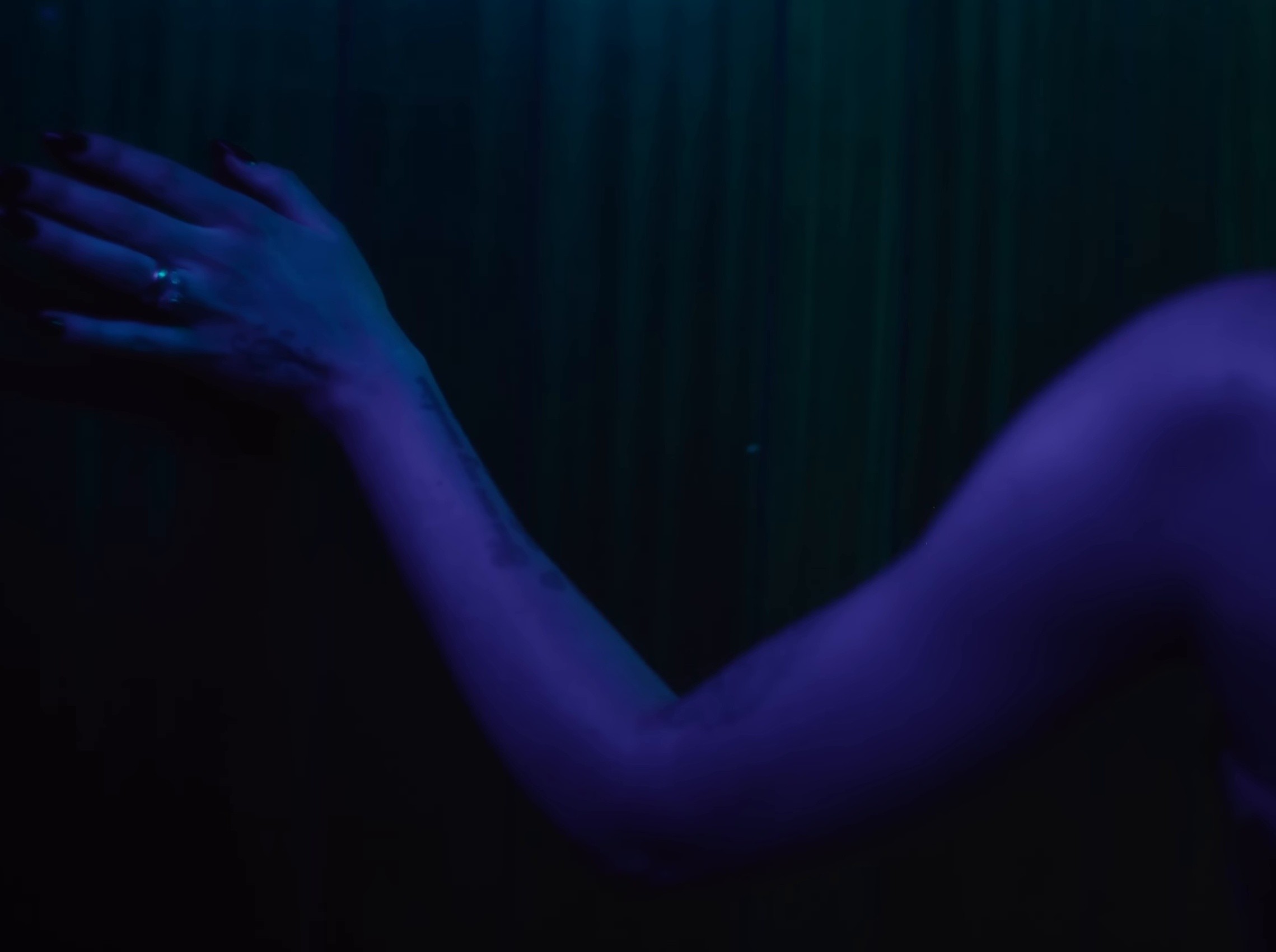 Green Light (2025) —  shot,  lighting