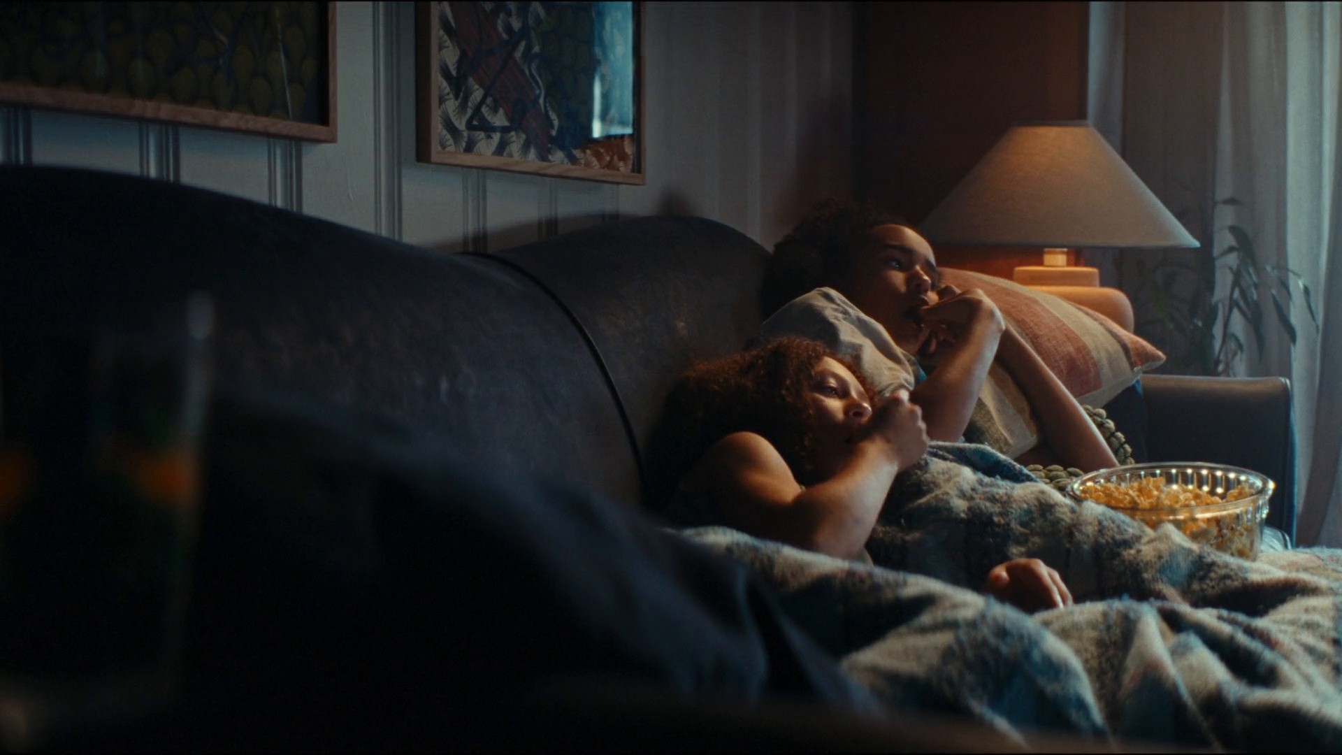 Aliments du Québec - Bye bye 2023 (2024) —  shot,  lighting