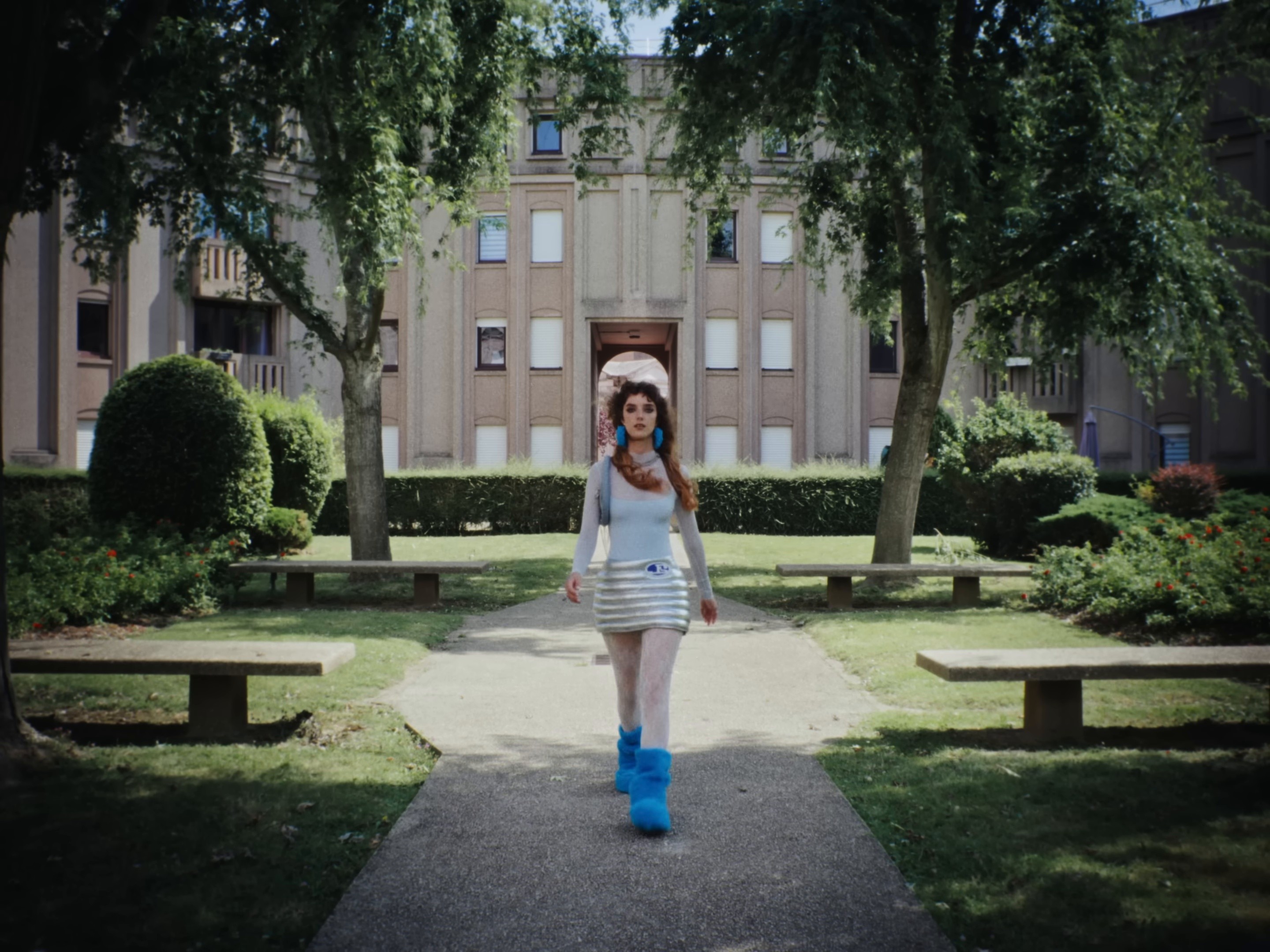 95 degrees (2024) —  shot,  lighting