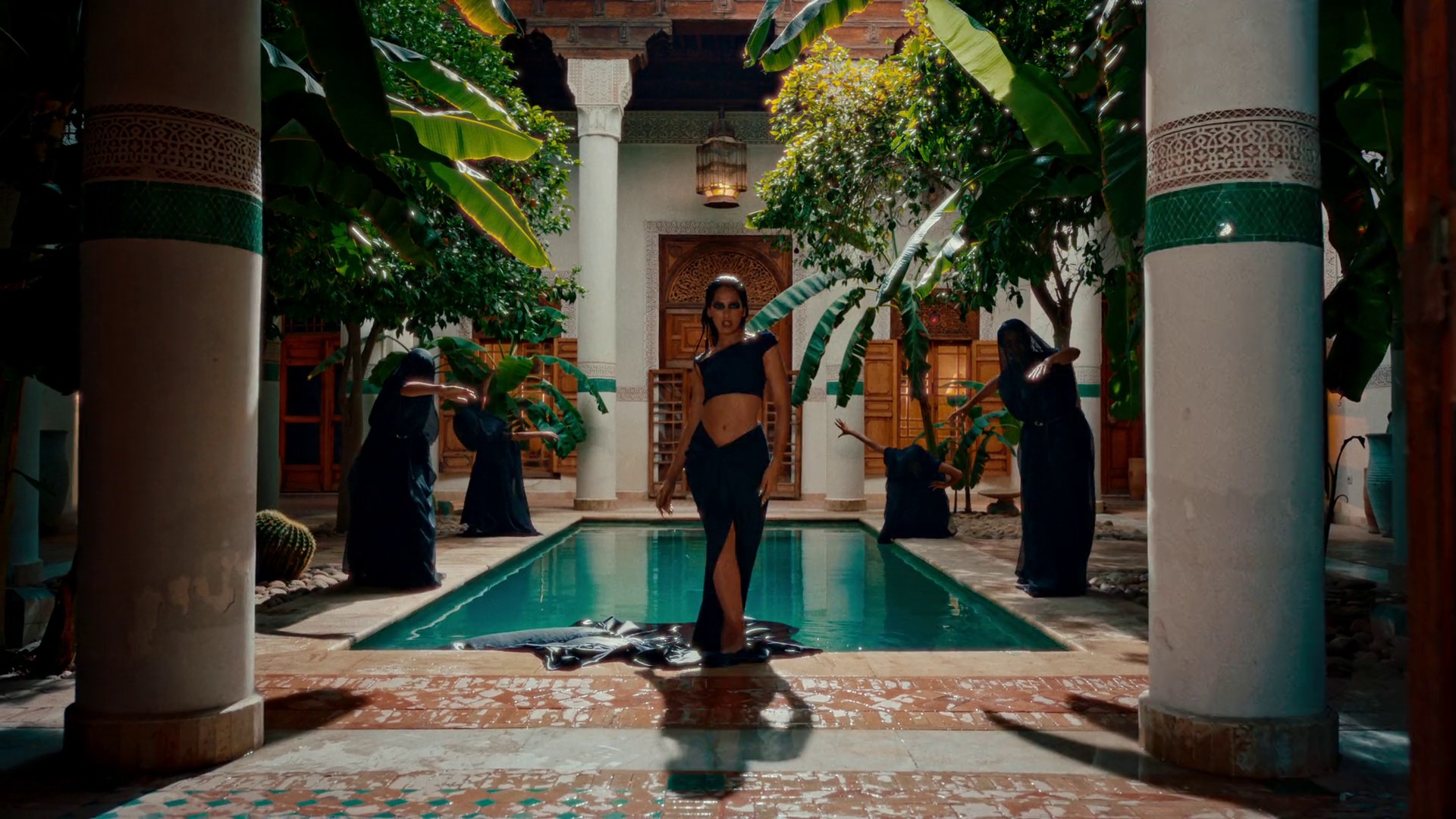 MORAK (2023) —  shot,  lighting